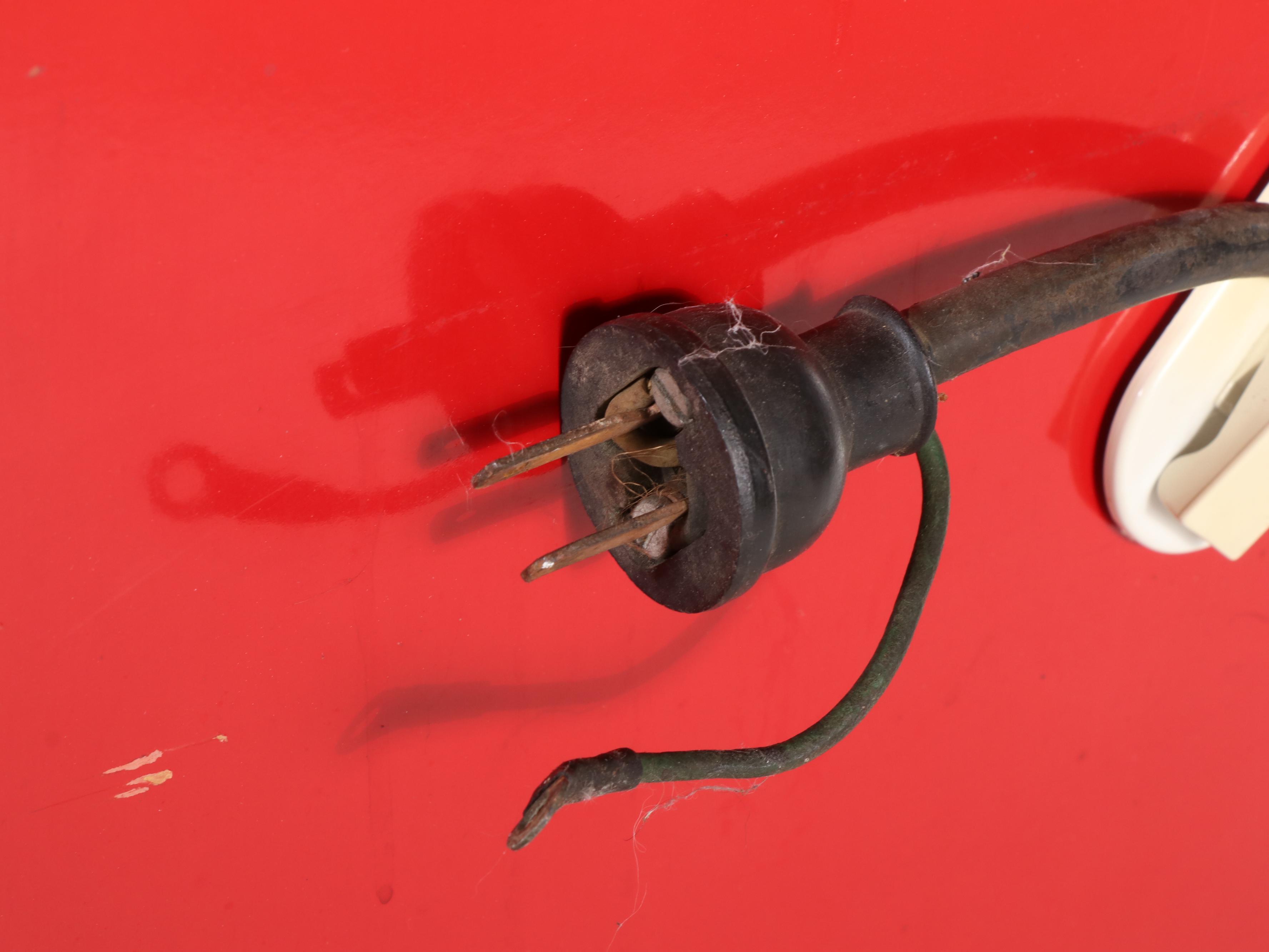 Vendorlator Mfg. Co. Coca-Cola Metal Bottle Vending Machine, Mid-20th Century