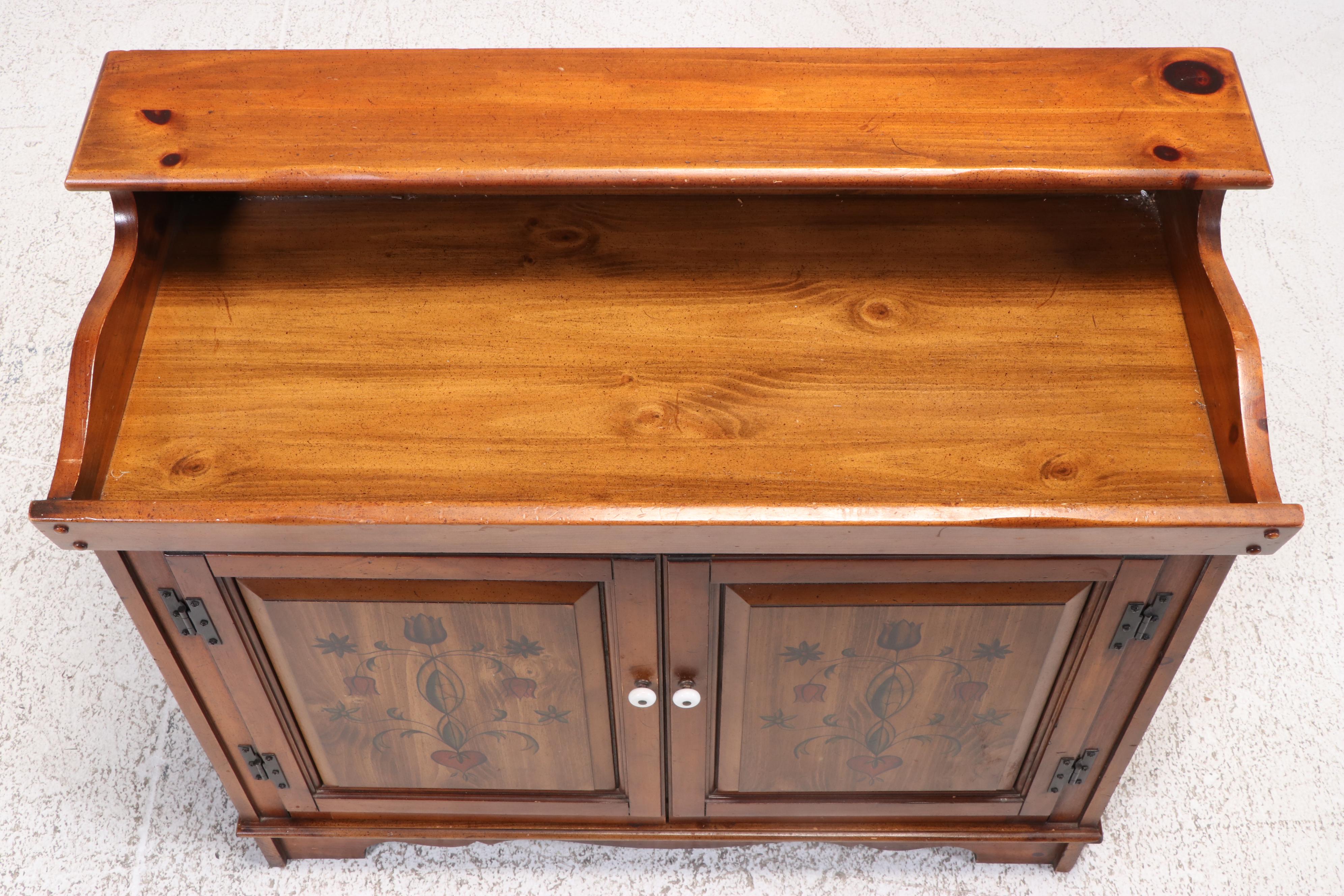 Magnavox Pennsylvania Dutch Style Pine Dry Sink Stereo Cabinet