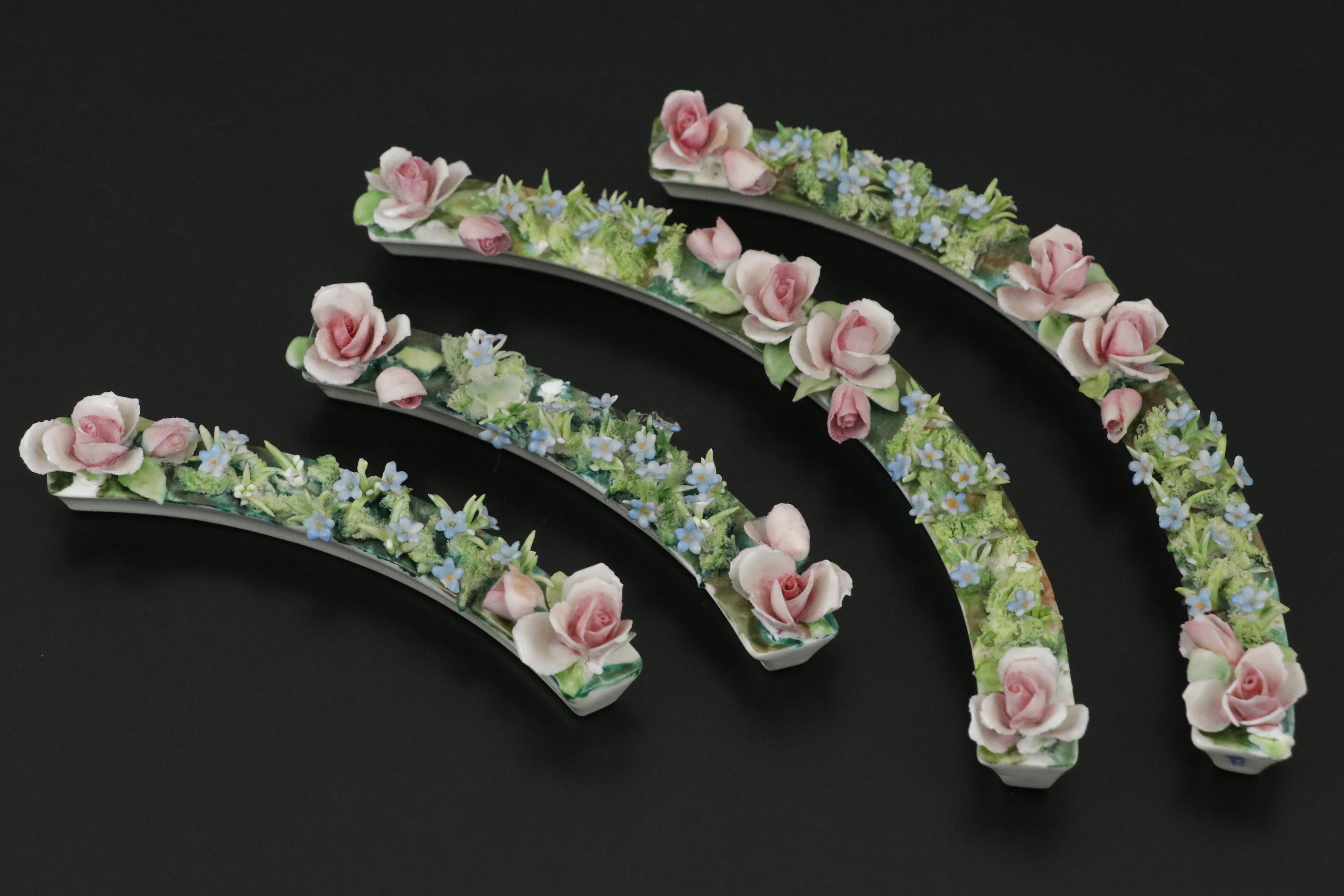 Sandziell, Höffner & Co Centerpiece Candlesticks and Ring with Other Flowers