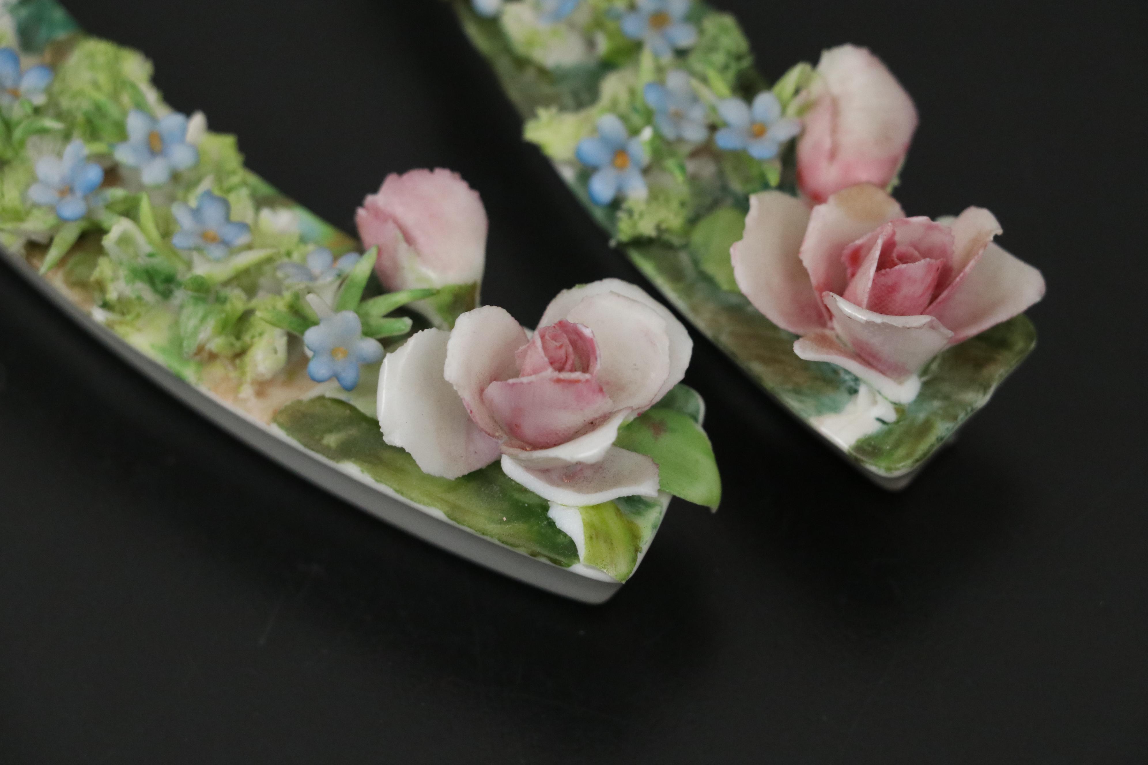 Sandziell, Höffner & Co Centerpiece Candlesticks and Ring with Other Flowers