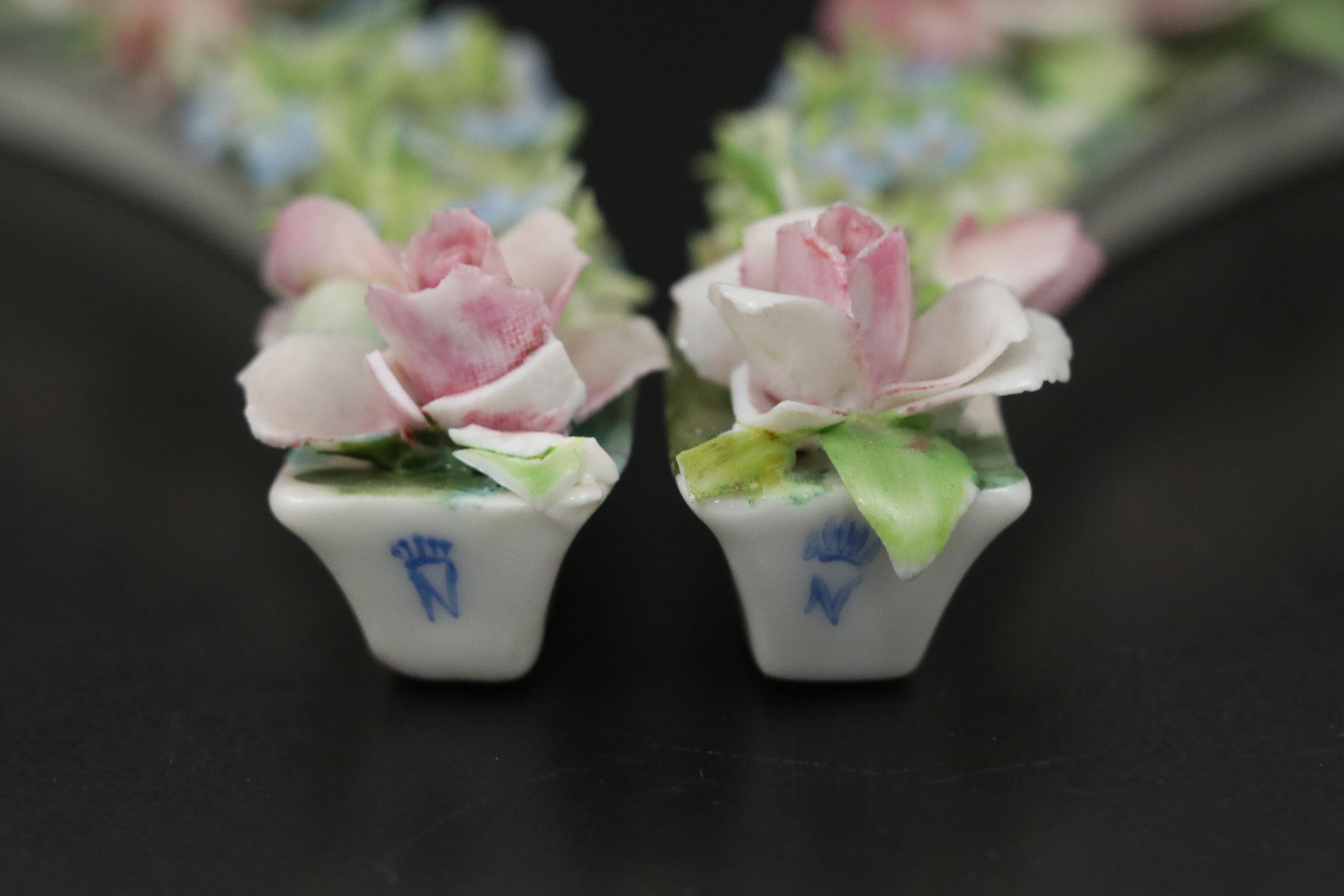 Sandziell, Höffner & Co Centerpiece Candlesticks and Ring with Other Flowers