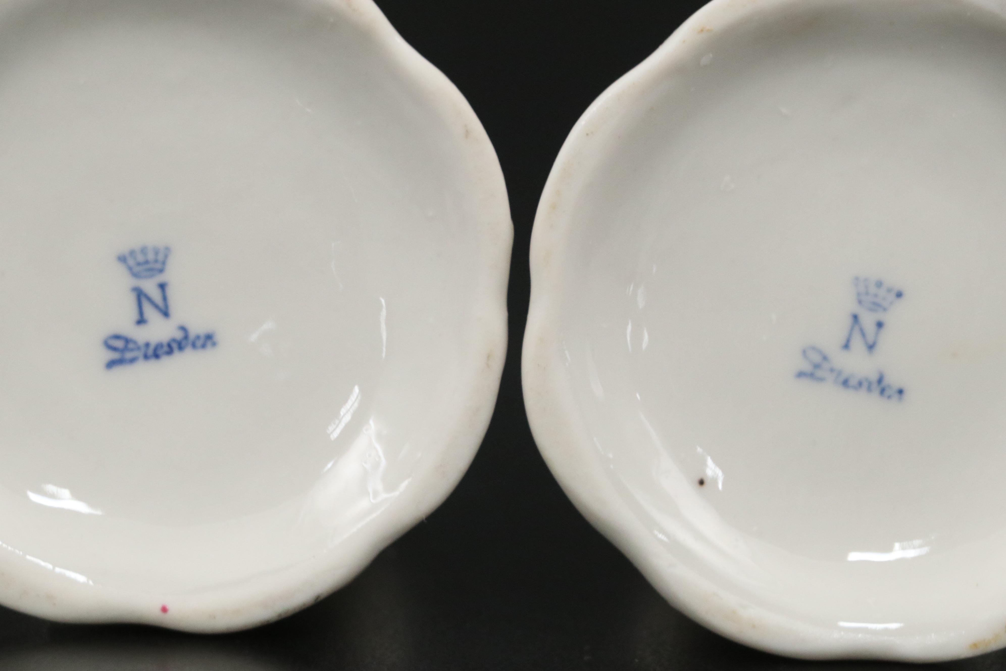 Sandziell, Höffner & Co Centerpiece Candlesticks and Ring with Other Flowers