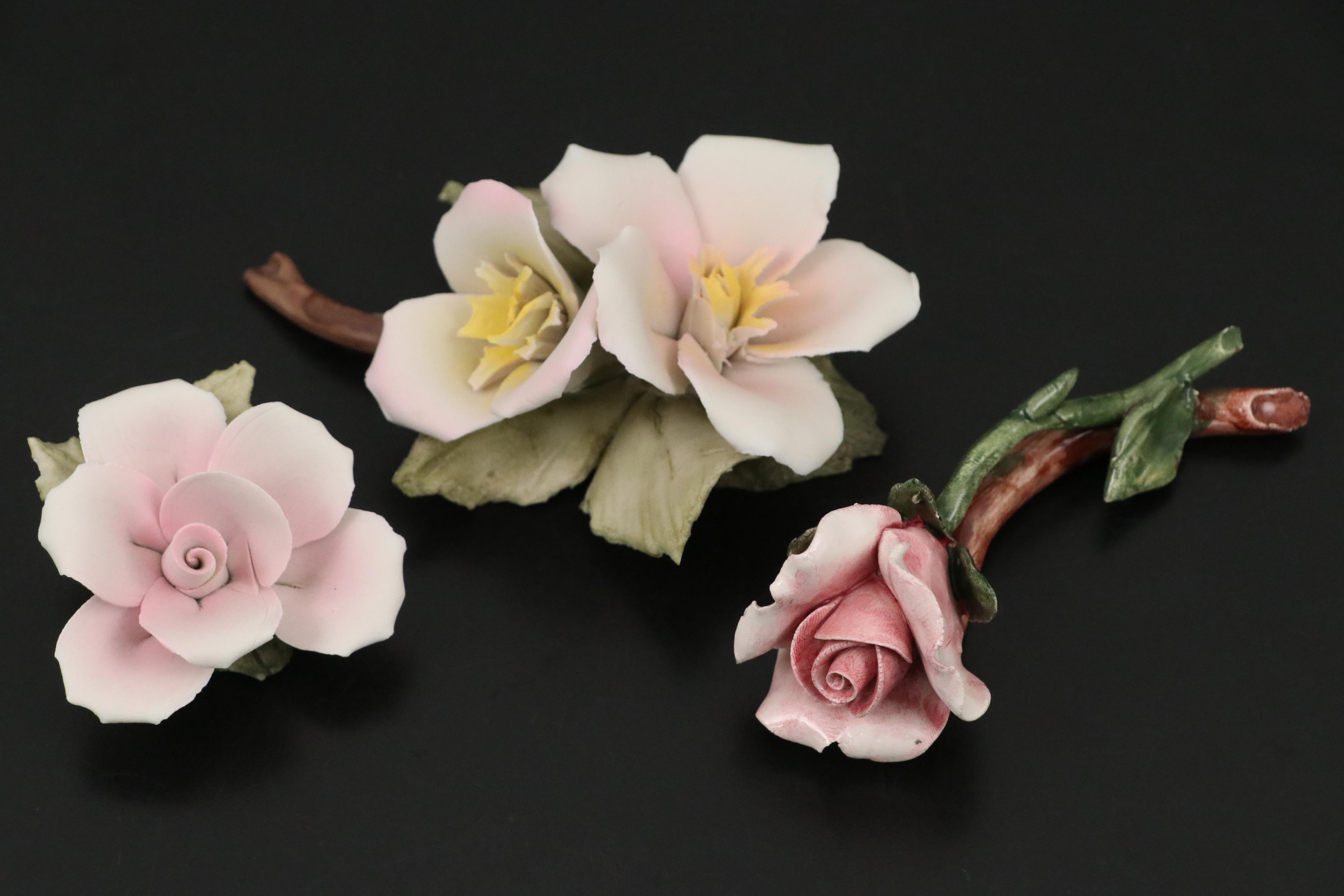 Sandziell, Höffner & Co Centerpiece Candlesticks and Ring with Other Flowers