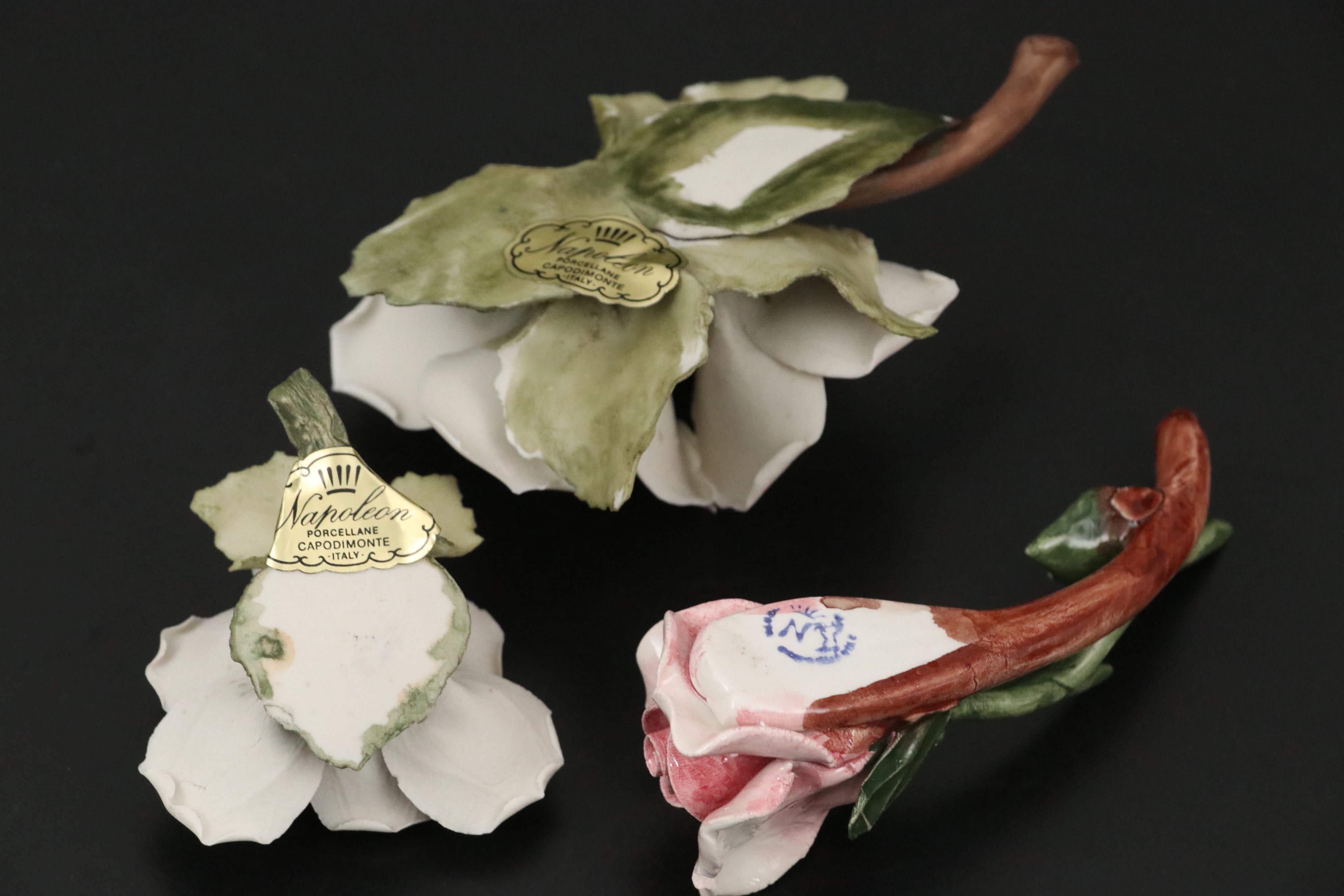 Sandziell, Höffner & Co Centerpiece Candlesticks and Ring with Other Flowers