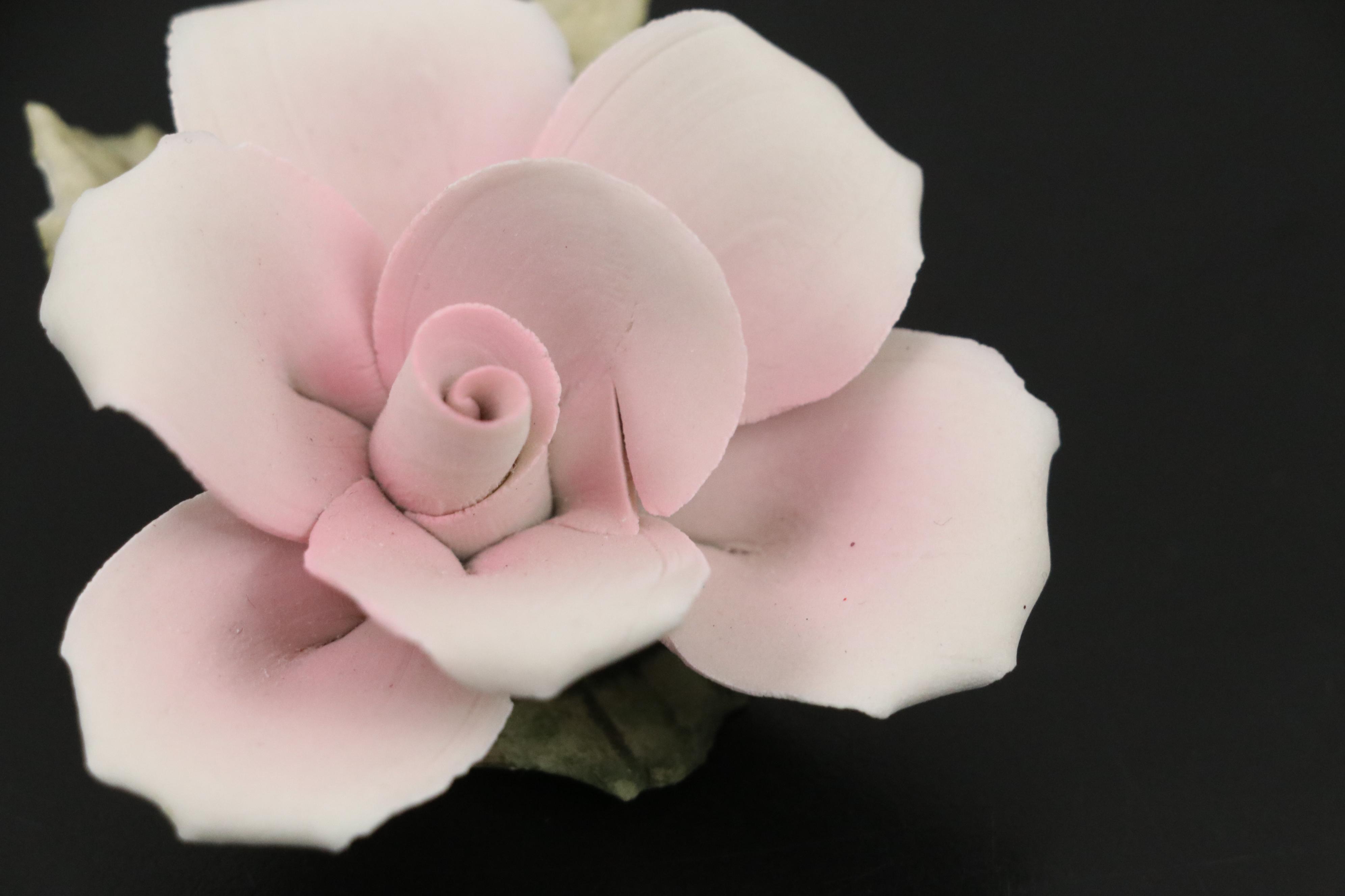 Sandziell, Höffner & Co Centerpiece Candlesticks and Ring with Other Flowers
