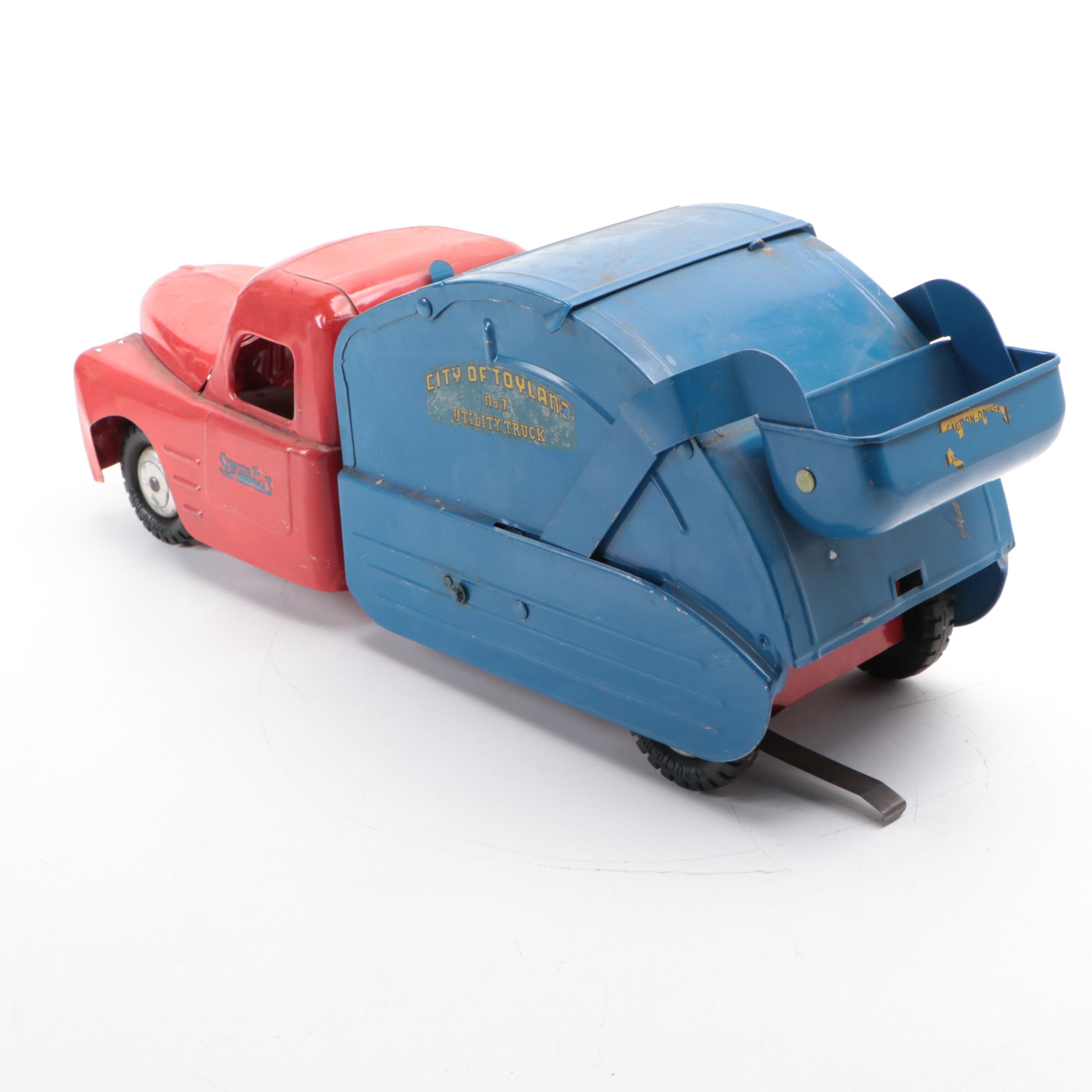 Structo "City of Toyland No. 7" Pressed Steel Toy Utility Truck, Mid-20th C.