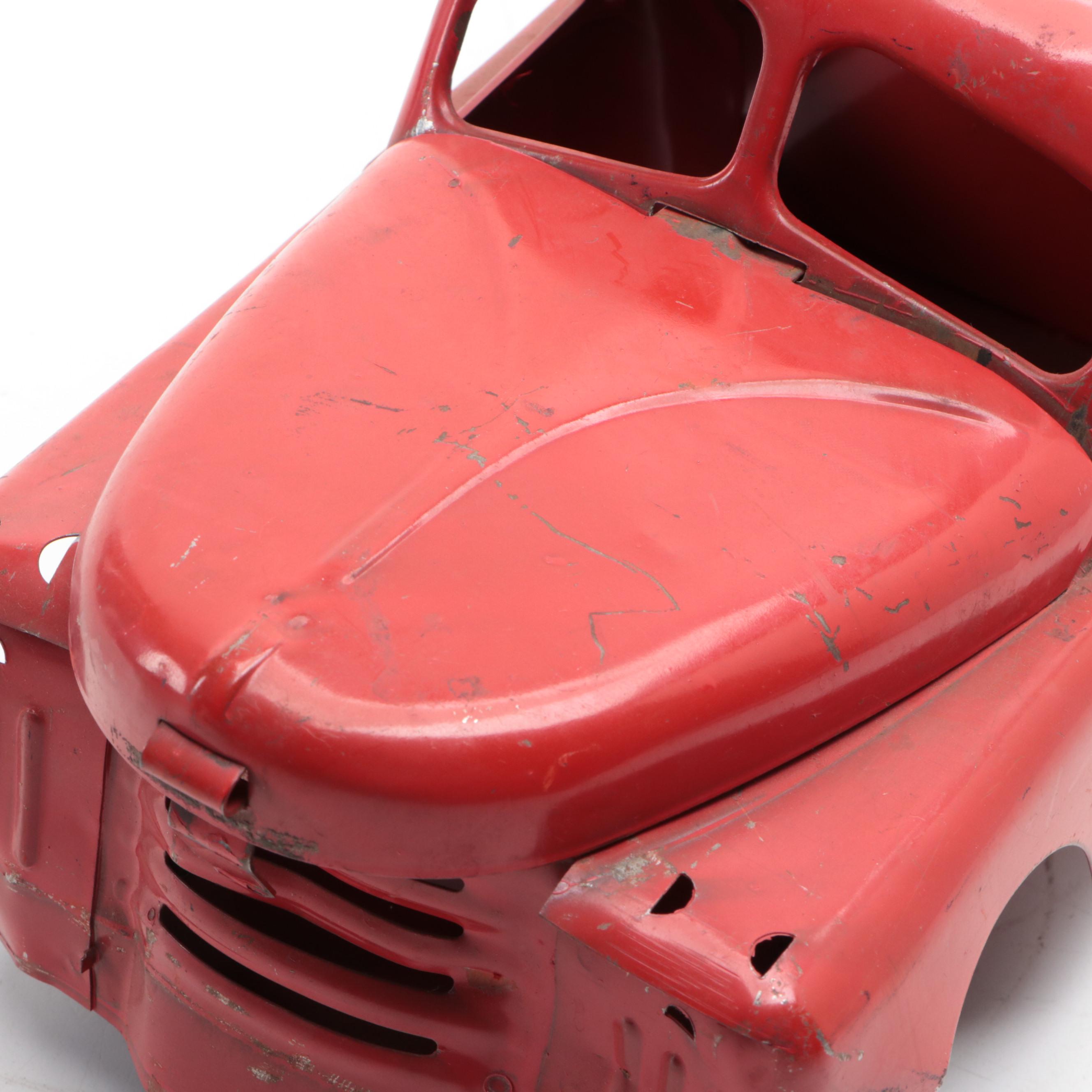 Structo "City of Toyland No. 7" Pressed Steel Toy Utility Truck, Mid-20th C.