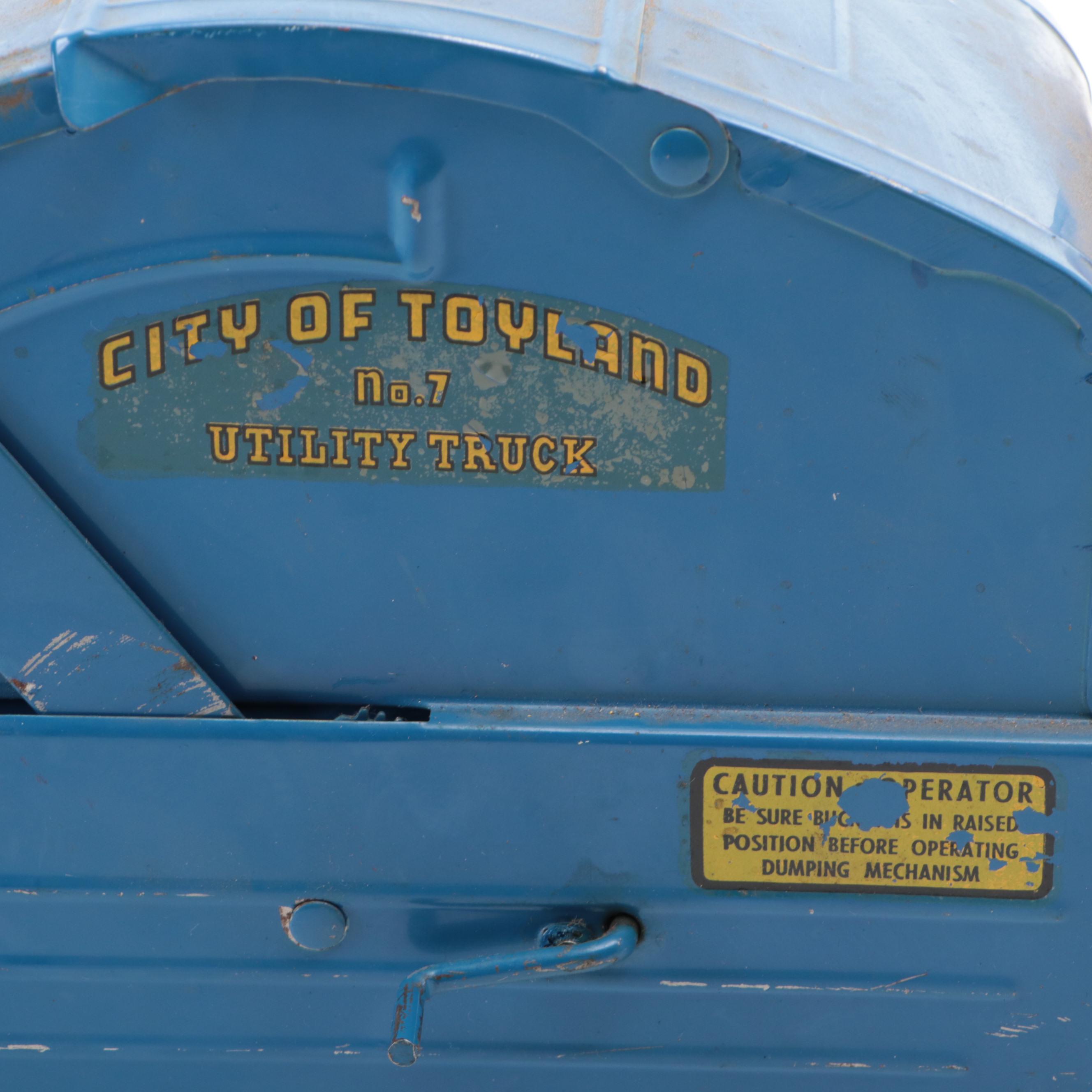 Structo "City of Toyland No. 7" Pressed Steel Toy Utility Truck, Mid-20th C.