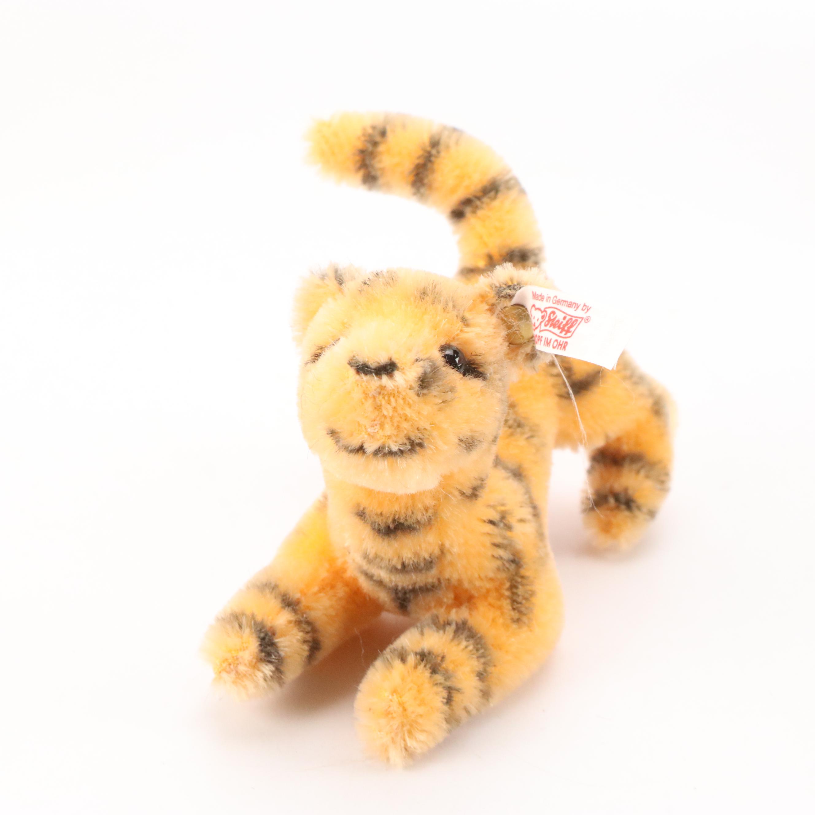 Steiff "Winnie the Pooh" Miniature Set with Winnie The Pooh Ornament