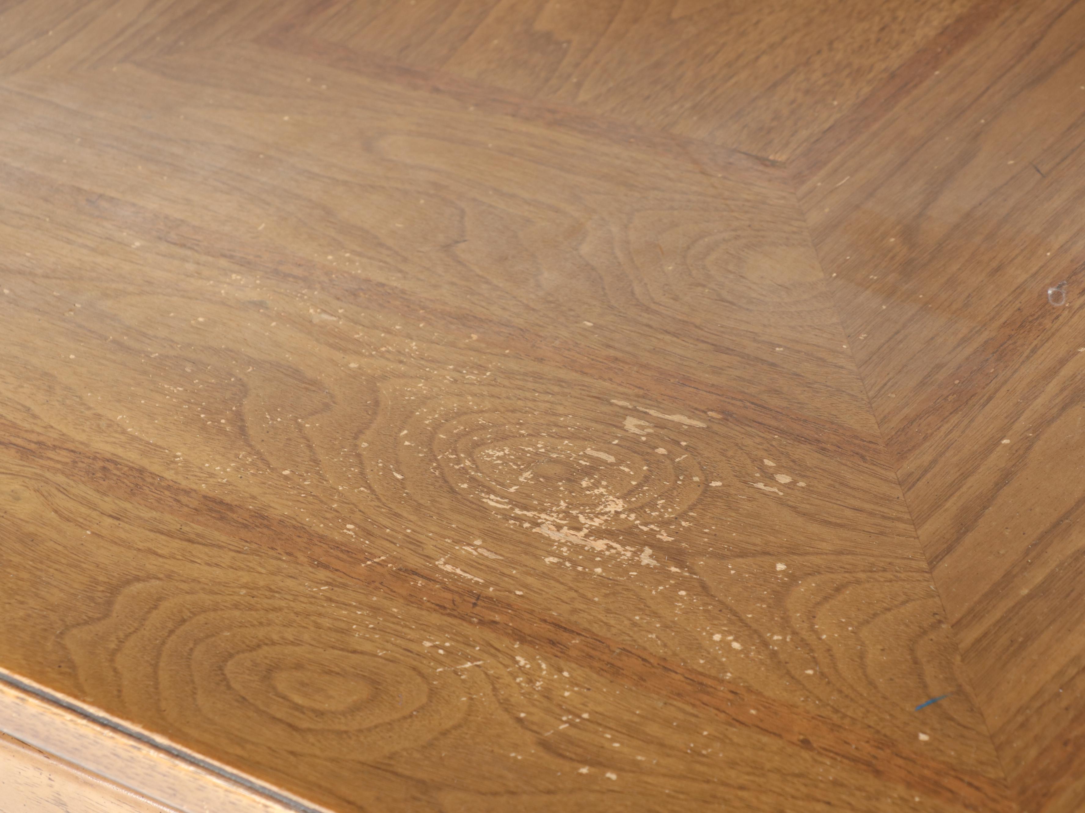 Thomasville Mid Century Modern Pecan Dining Table and Six Chairs, circa 1963