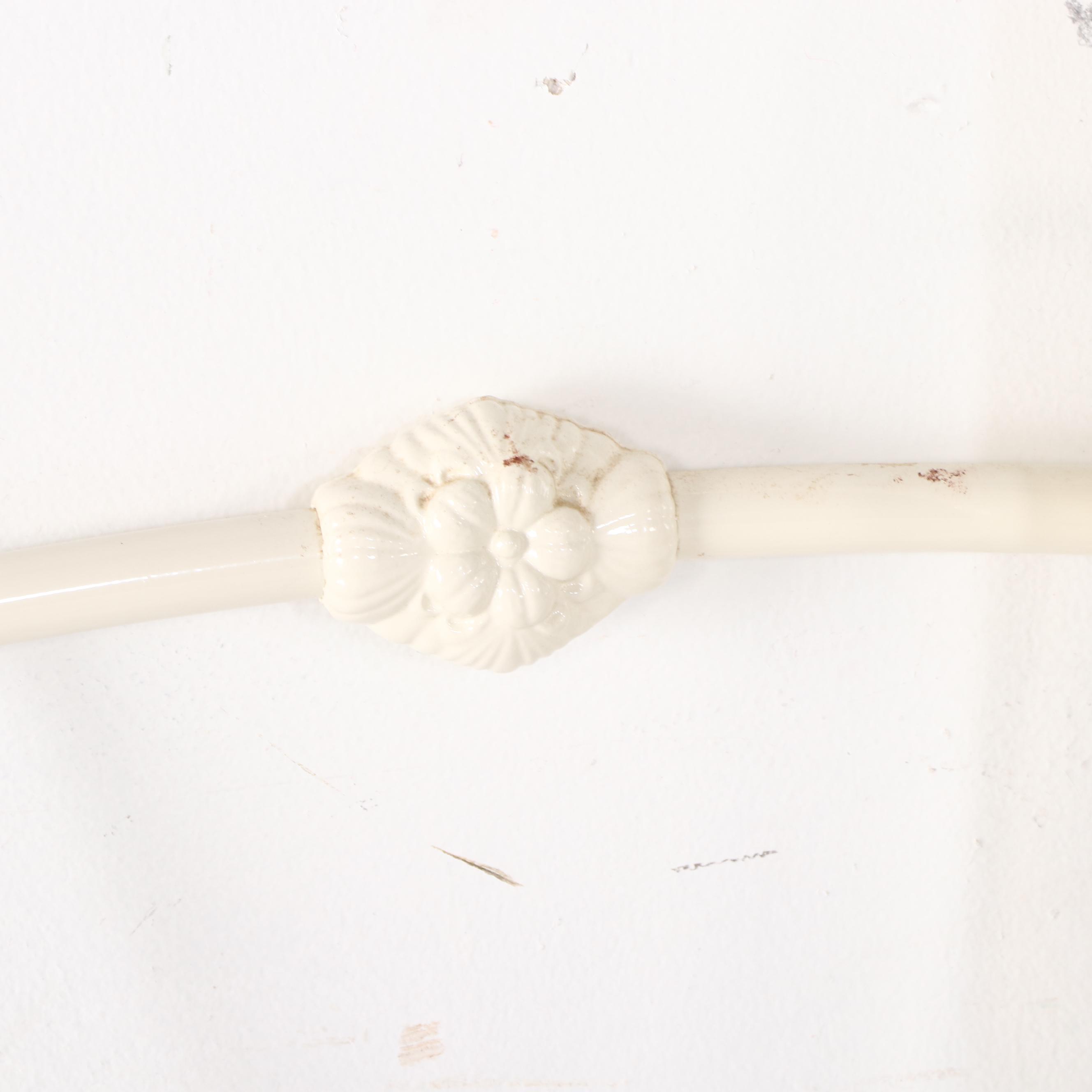 Victorian Style Painted Metal Day Bed Frame