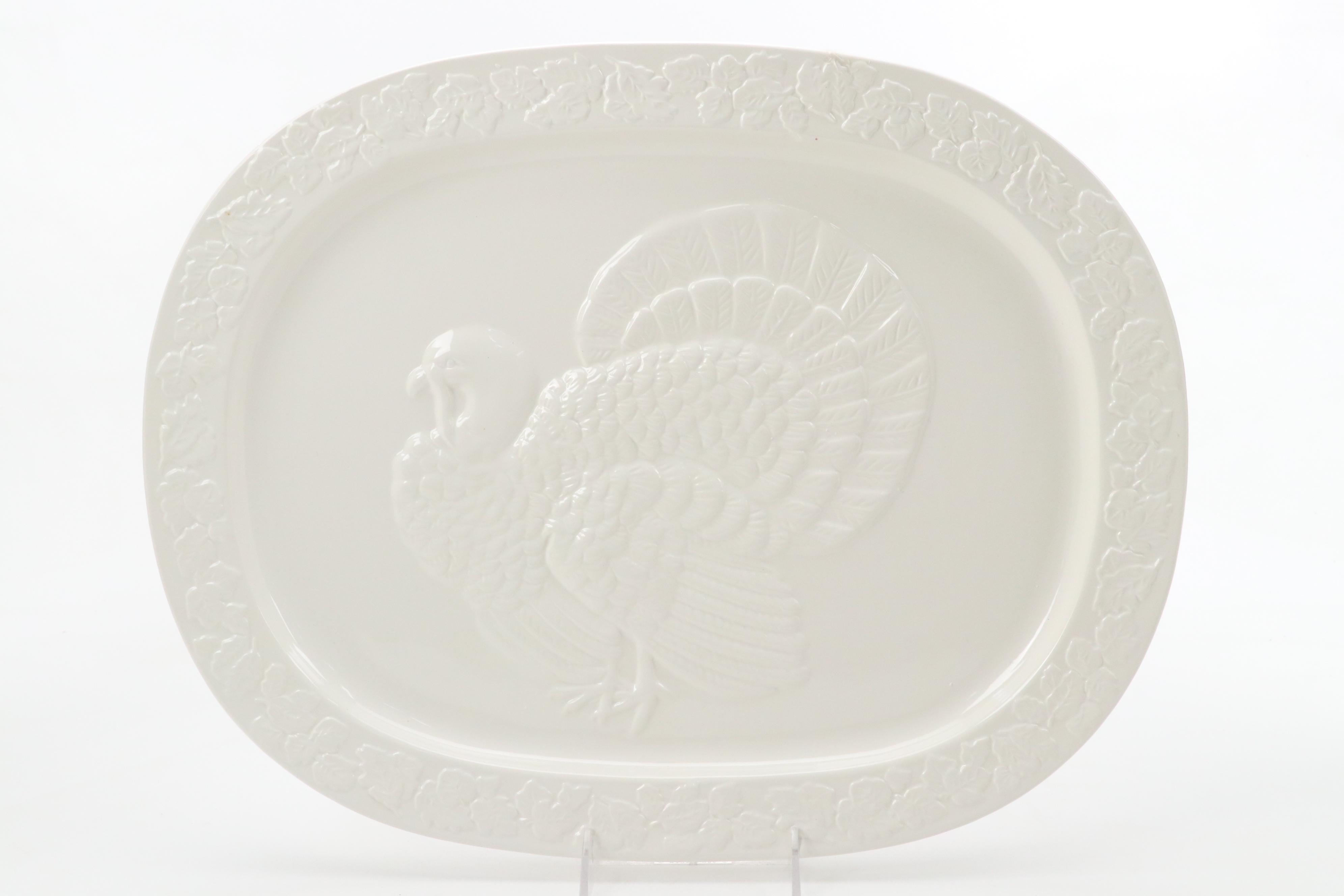 The Pampered Chef Ice Shaver with Martha Stewart Platter and Other Serveware