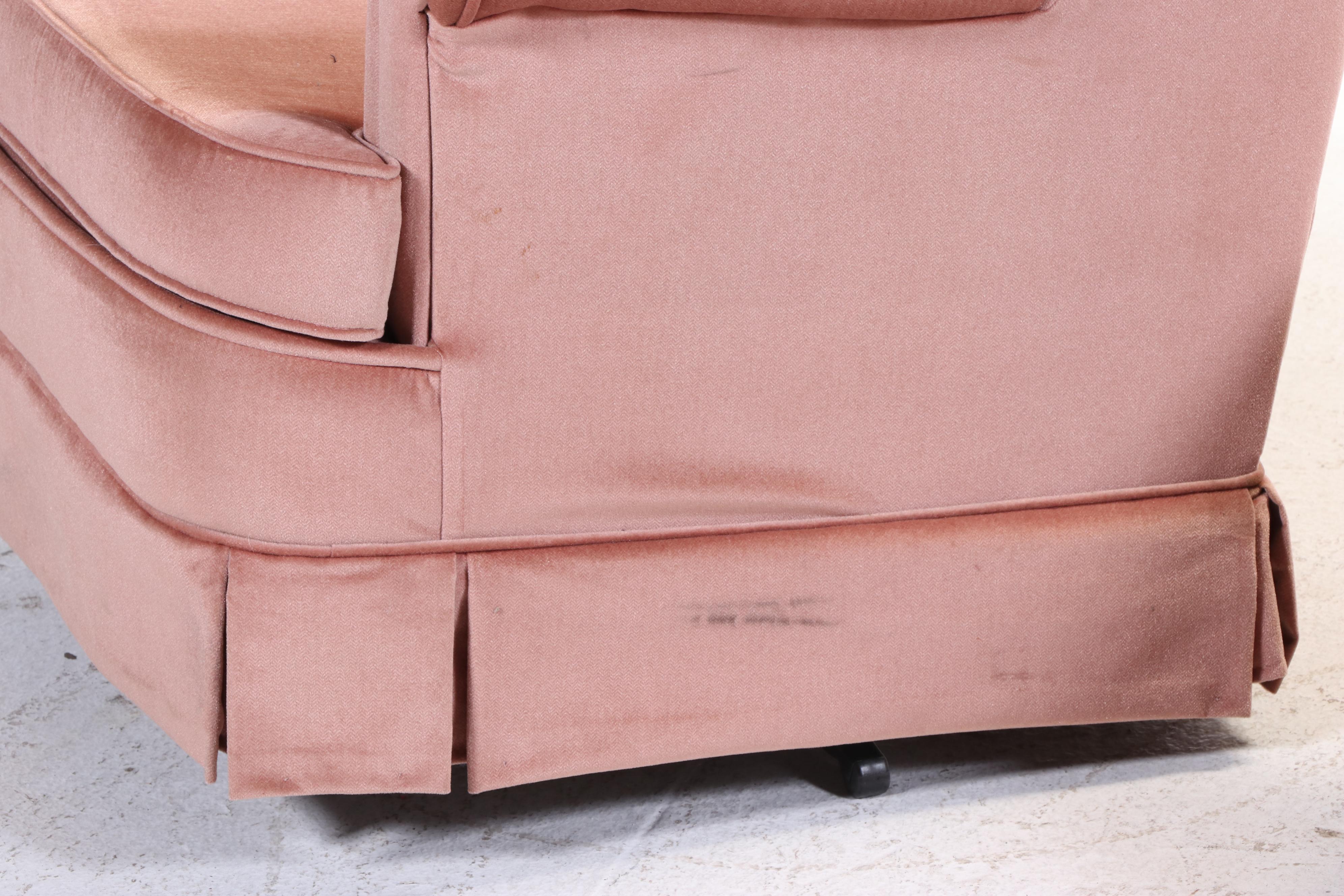 Pair of Les Brown Chair Co. Buttoned-Down Dusty Rose Swivel-Rockers and Ottomans