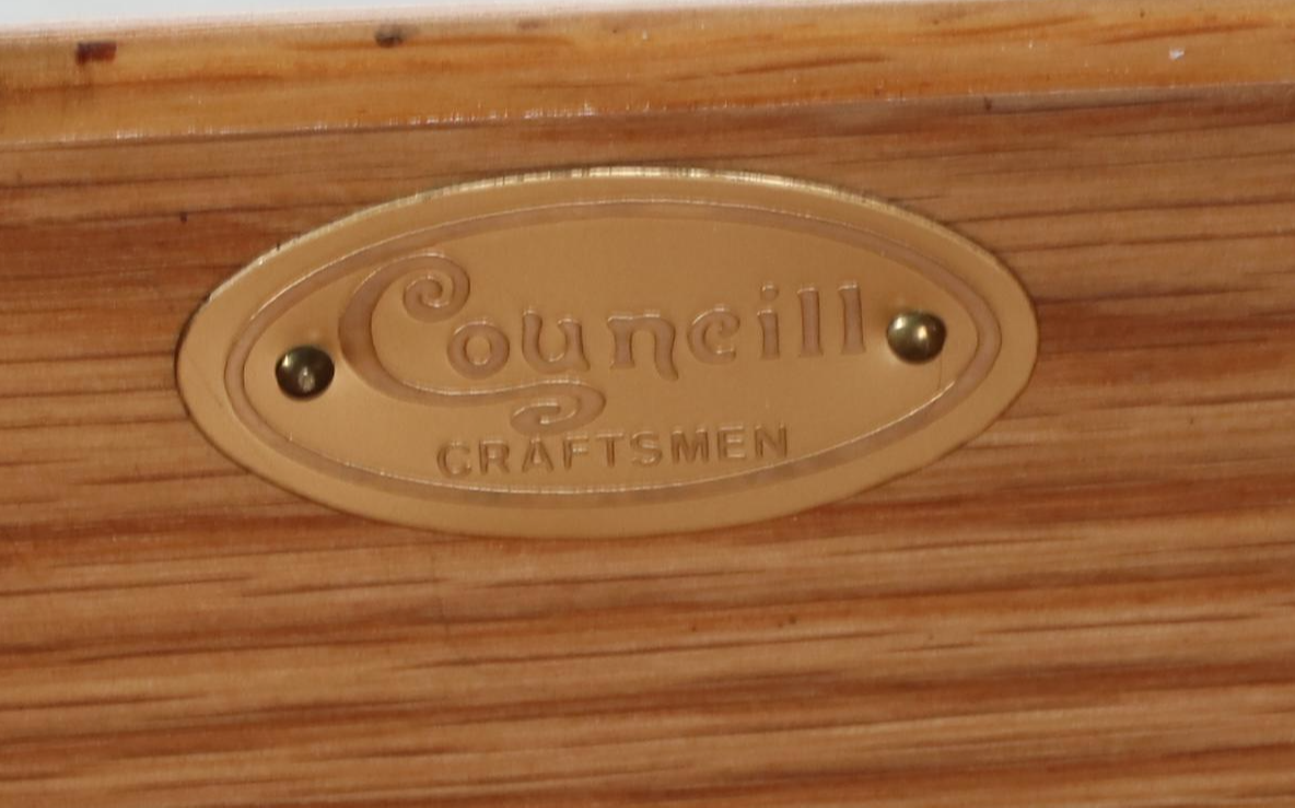 Councill Craftsman Hepplewhite Style Mahogany Side Chest of Drawers