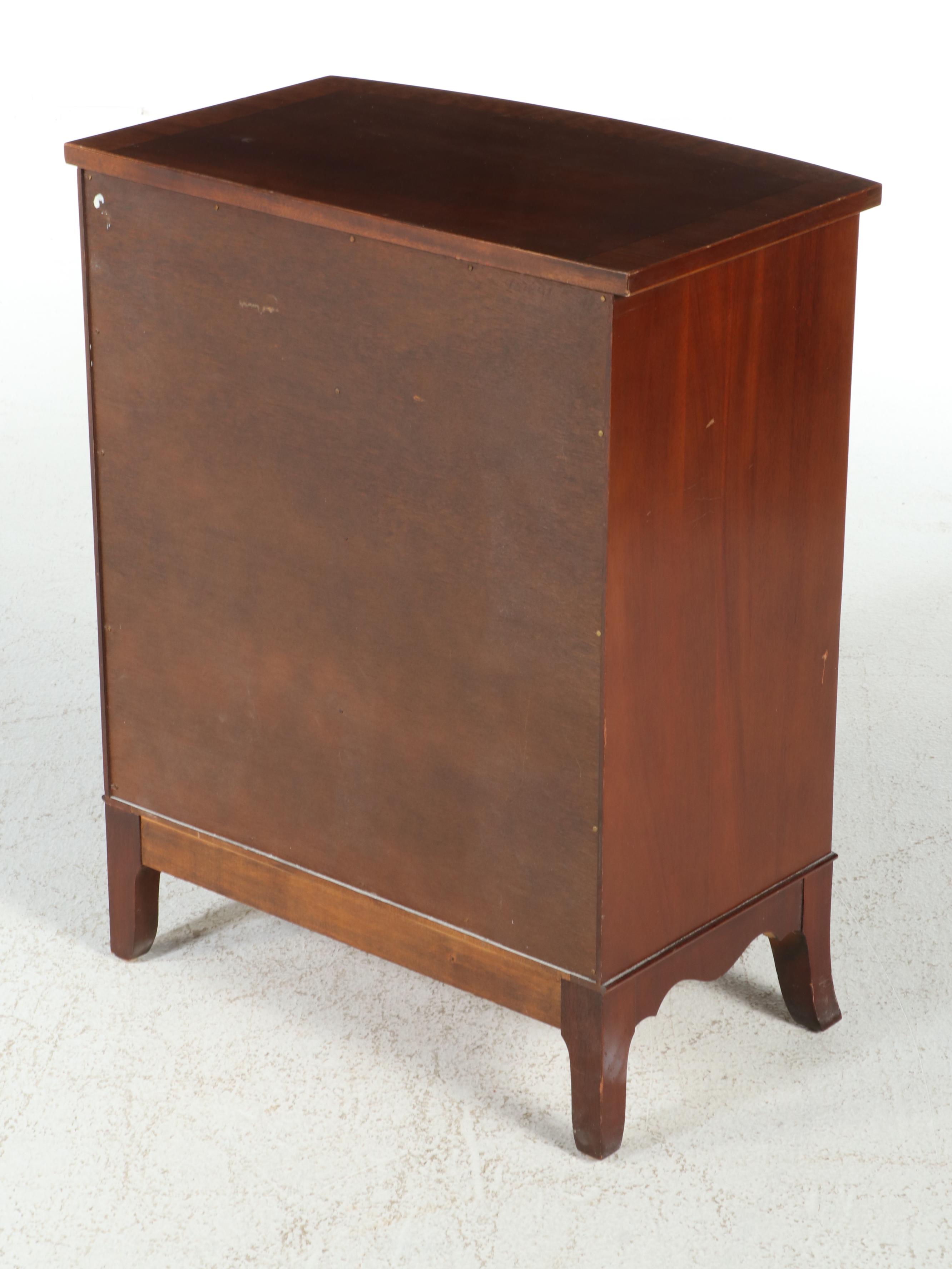 Councill Craftsman Hepplewhite Style Mahogany Side Chest of Drawers