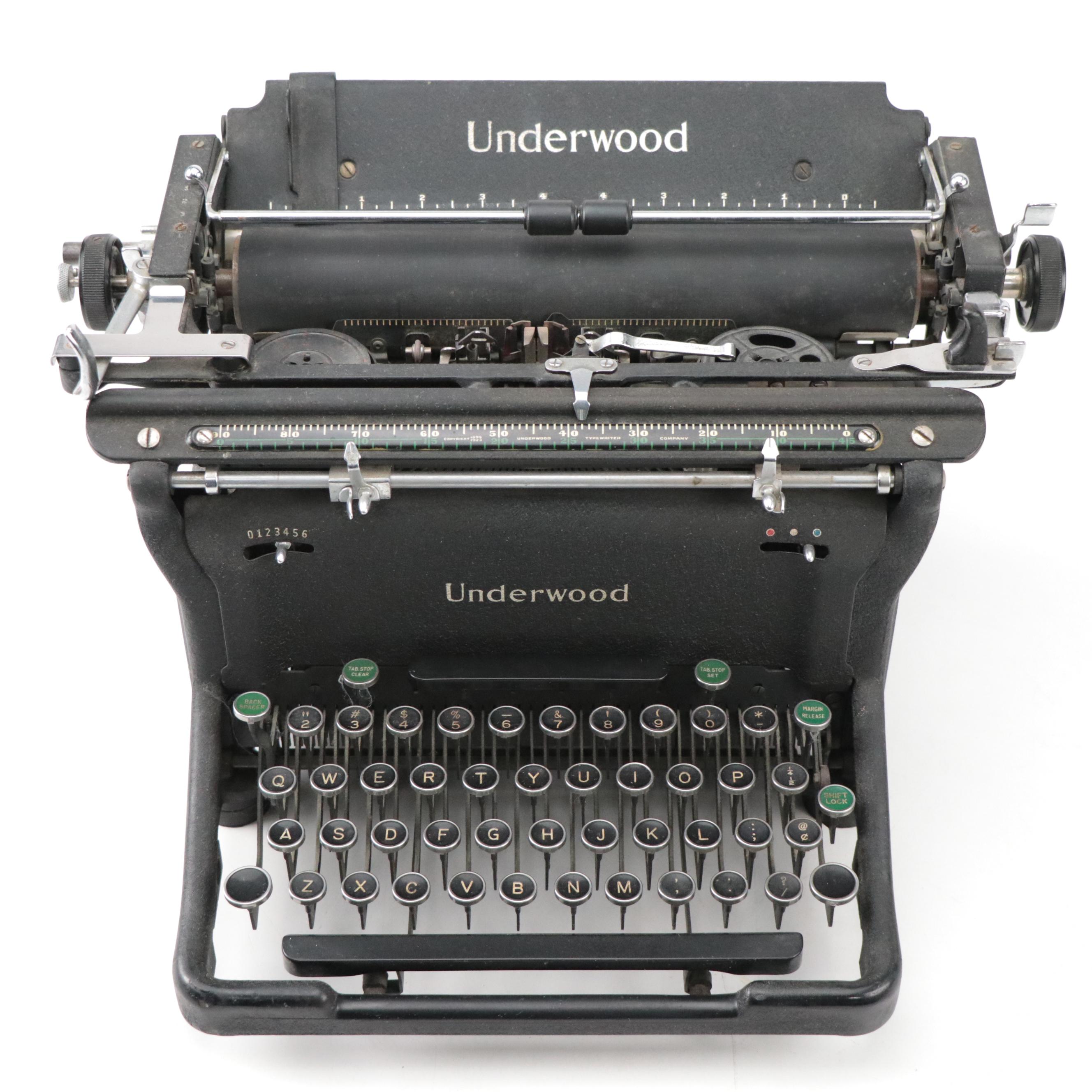 Underwood Champion S Typewriter, 1940-1941