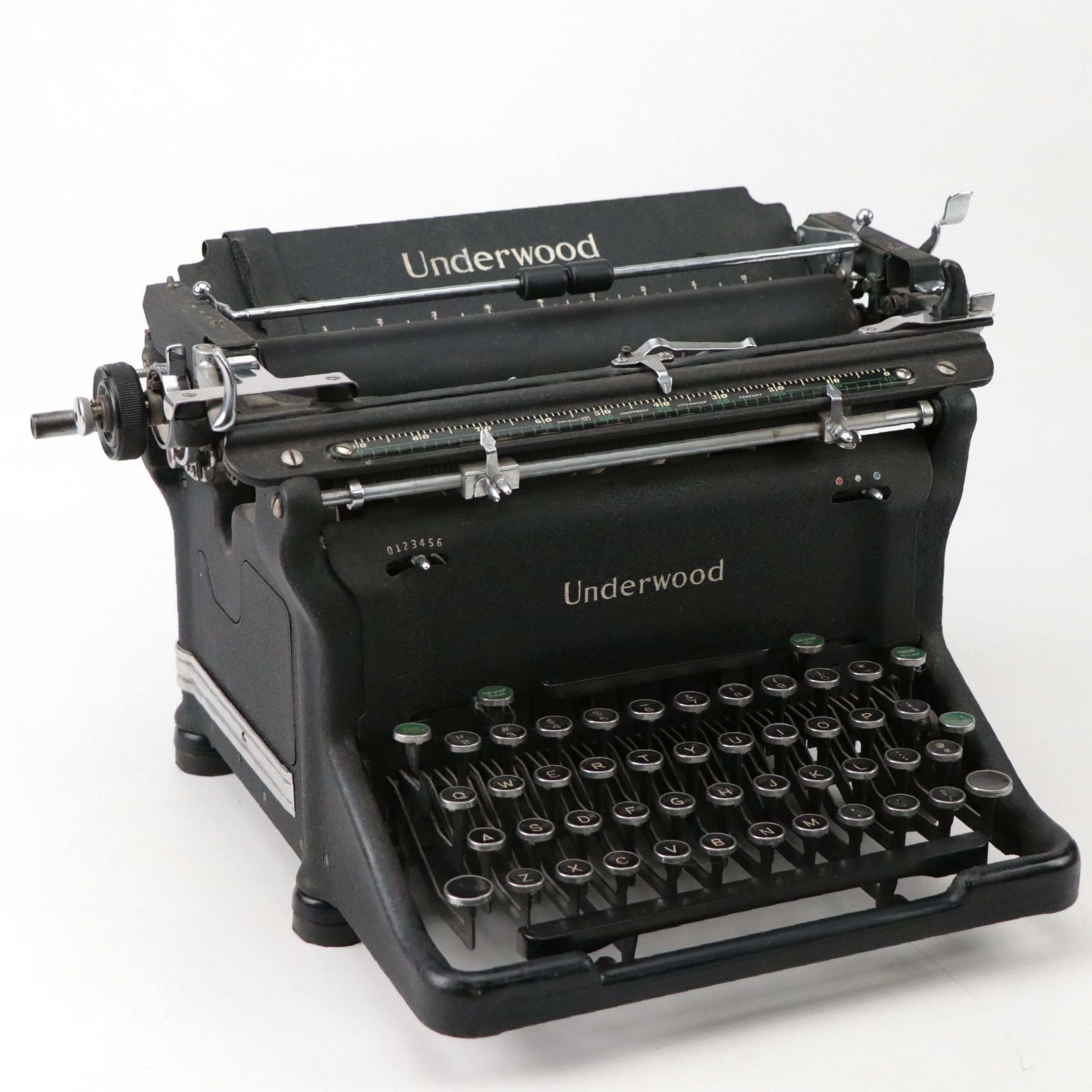 Underwood Champion S Typewriter, 1940-1941