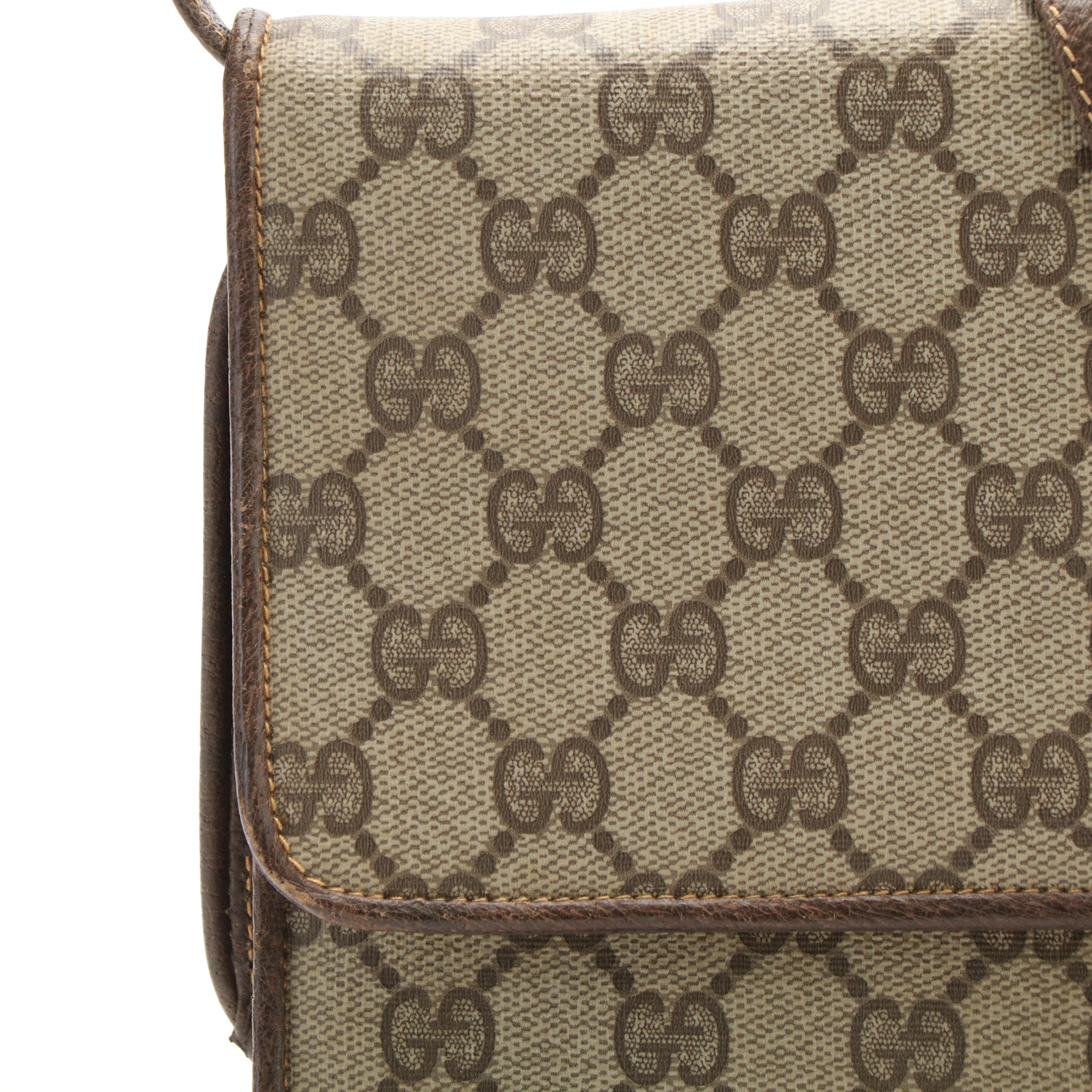 Gucci Crossbody Messenger Bag in GG Supreme Coated Canvas and Leather
