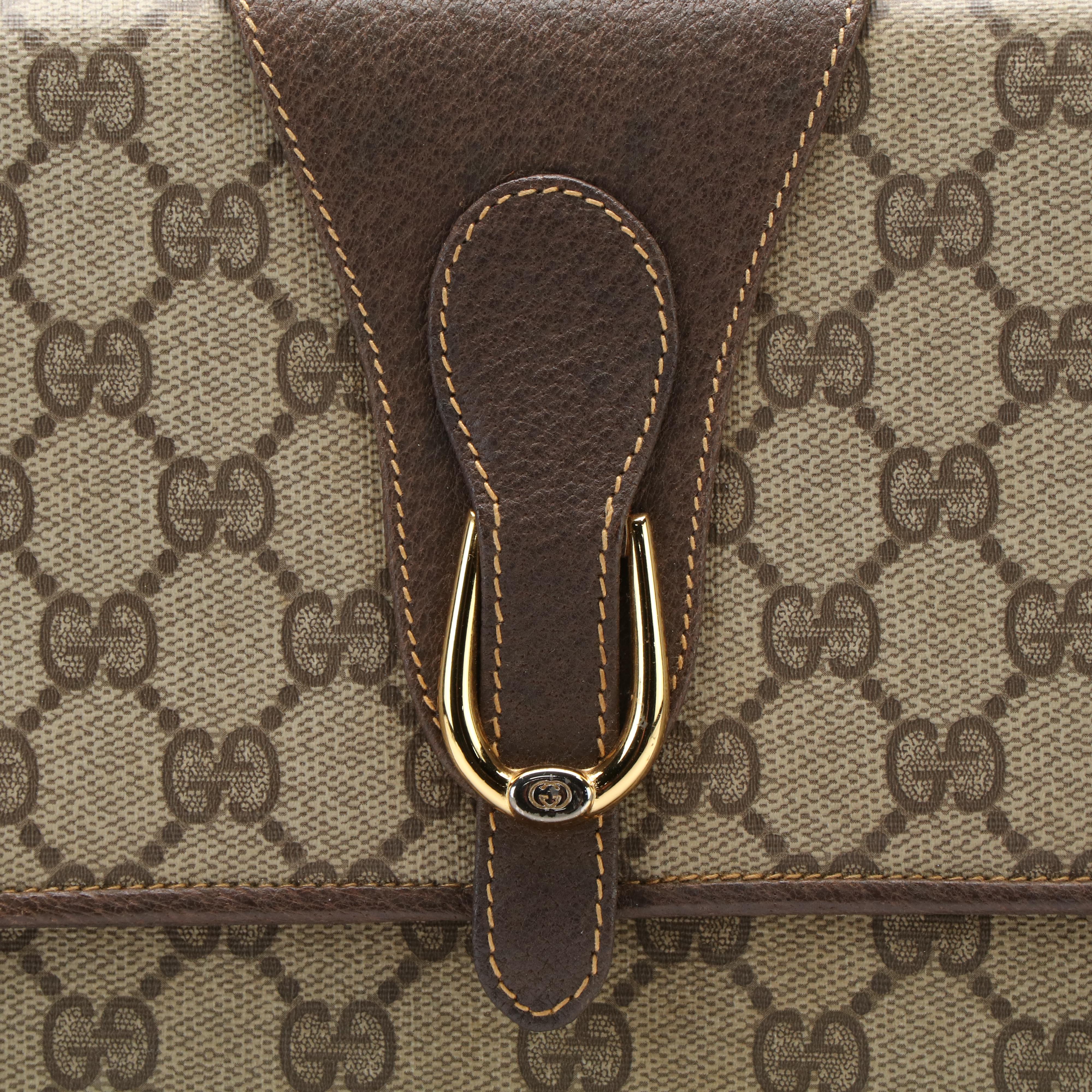 Gucci Crossbody Messenger Bag in GG Supreme Coated Canvas and Leather