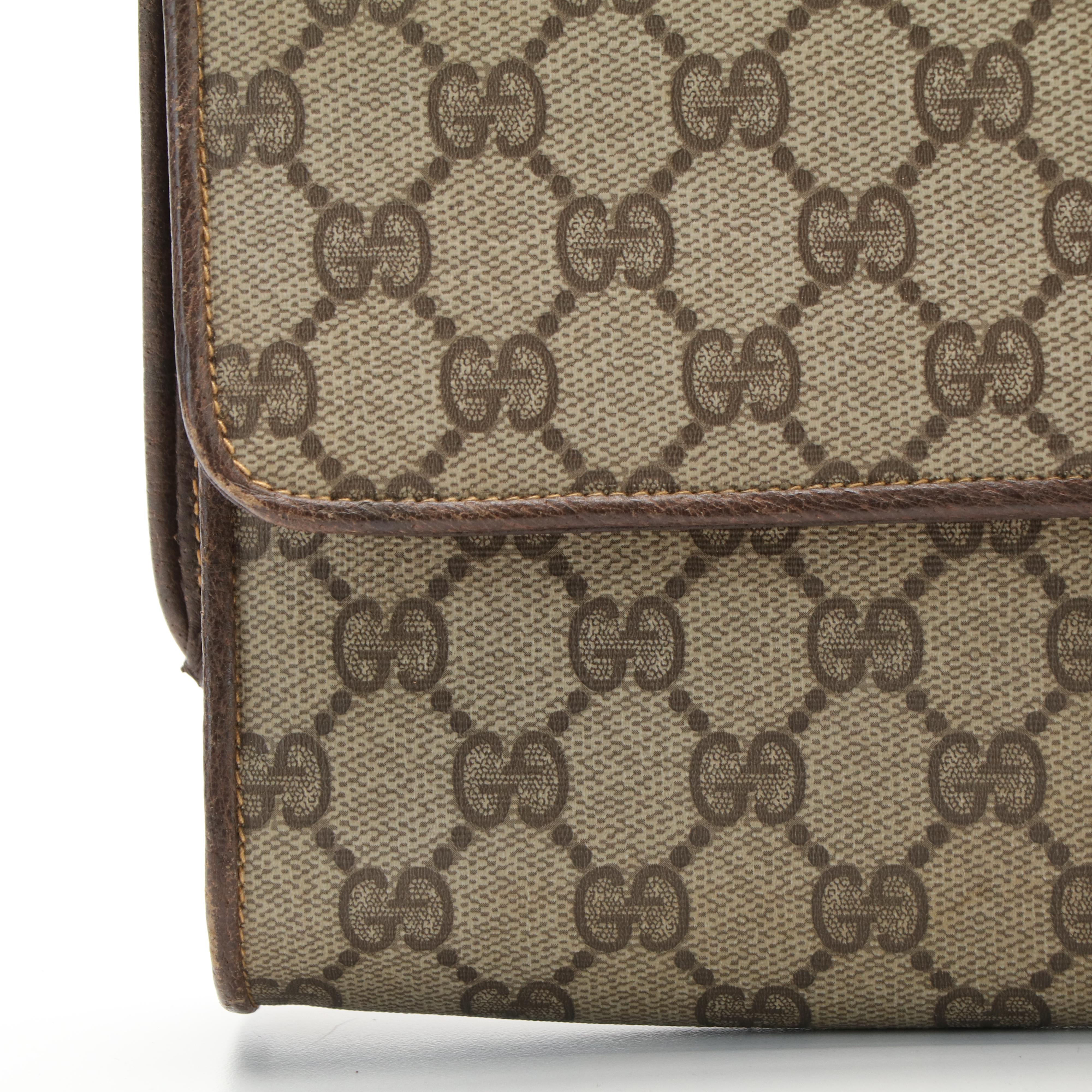 Gucci Crossbody Messenger Bag in GG Supreme Coated Canvas and Leather