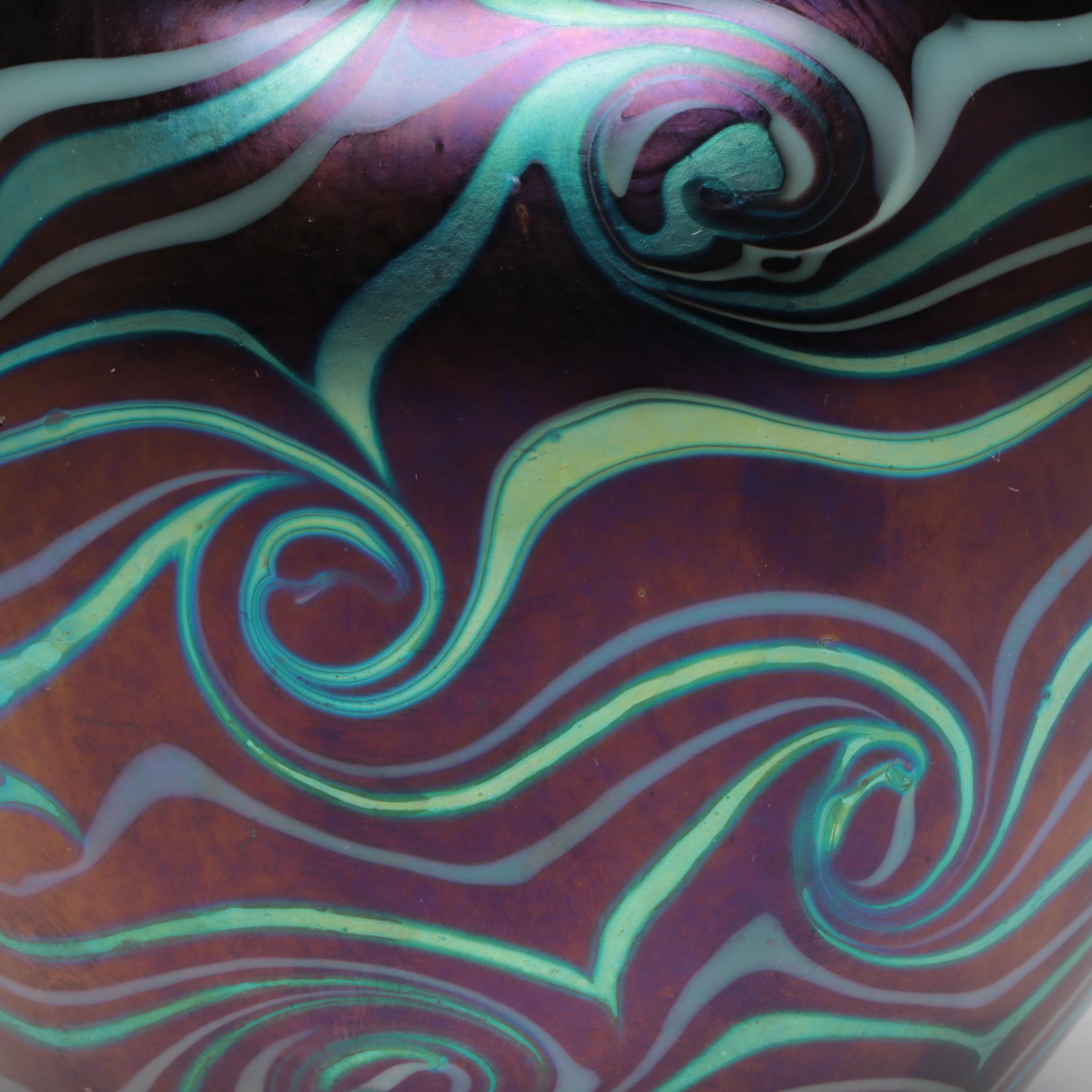 Lundberg Studios Iridescent "King Tut" Blown Art Glass Vase, 1980