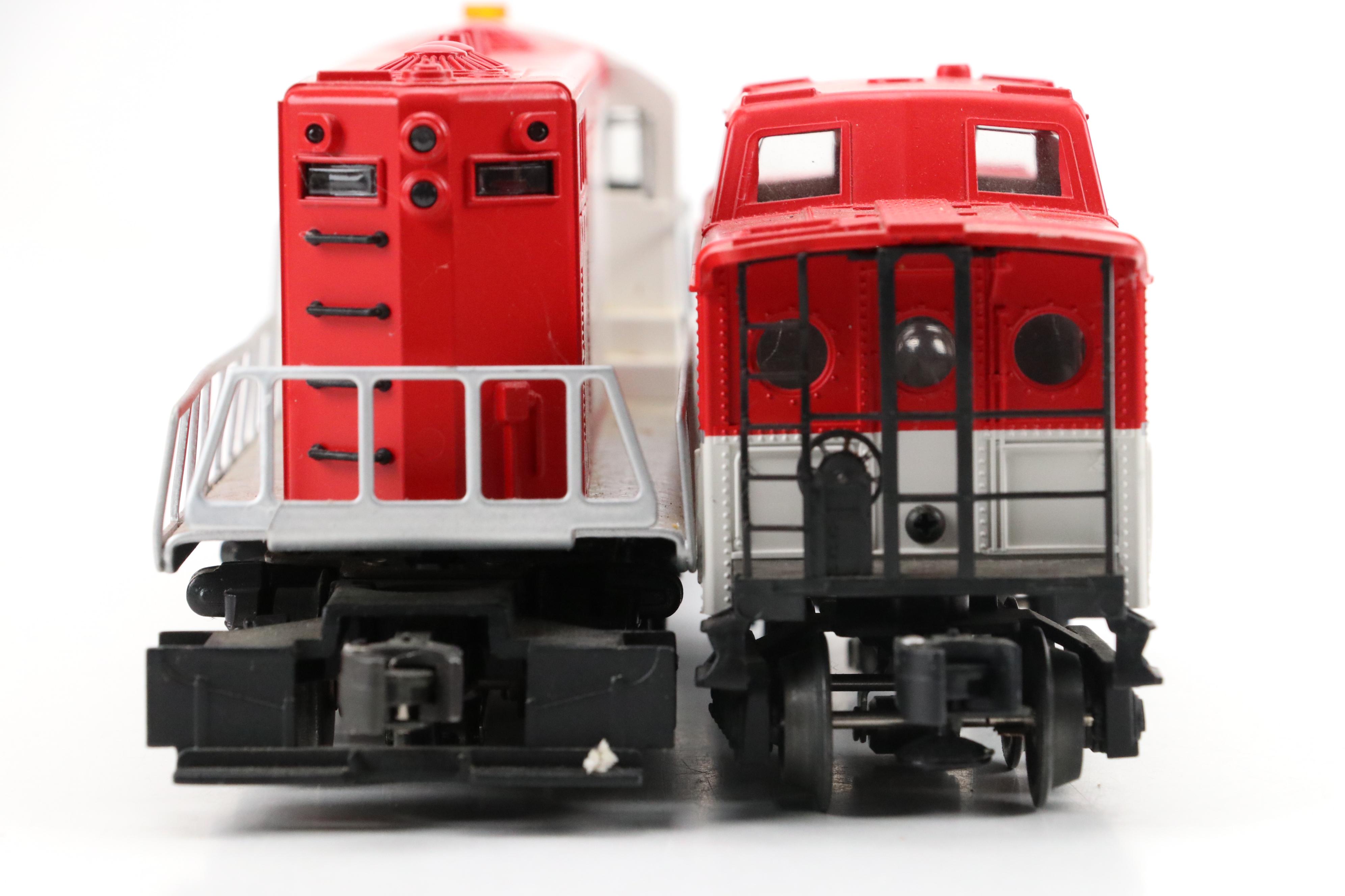 Lionel Corvette GP-7 Train Set and National Corvette Museum Train Car, 1999