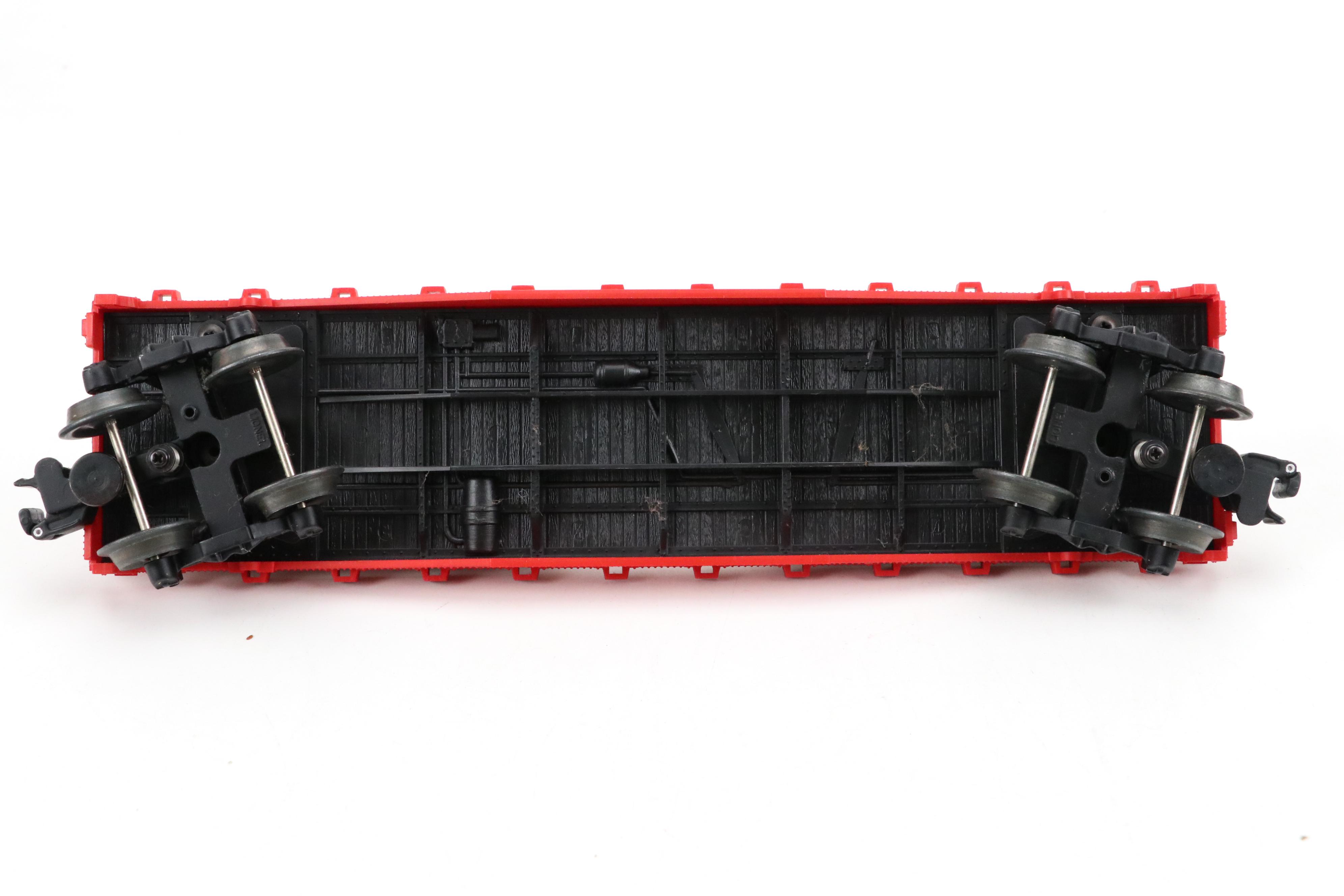 Lionel Corvette GP-7 Train Set and National Corvette Museum Train Car, 1999