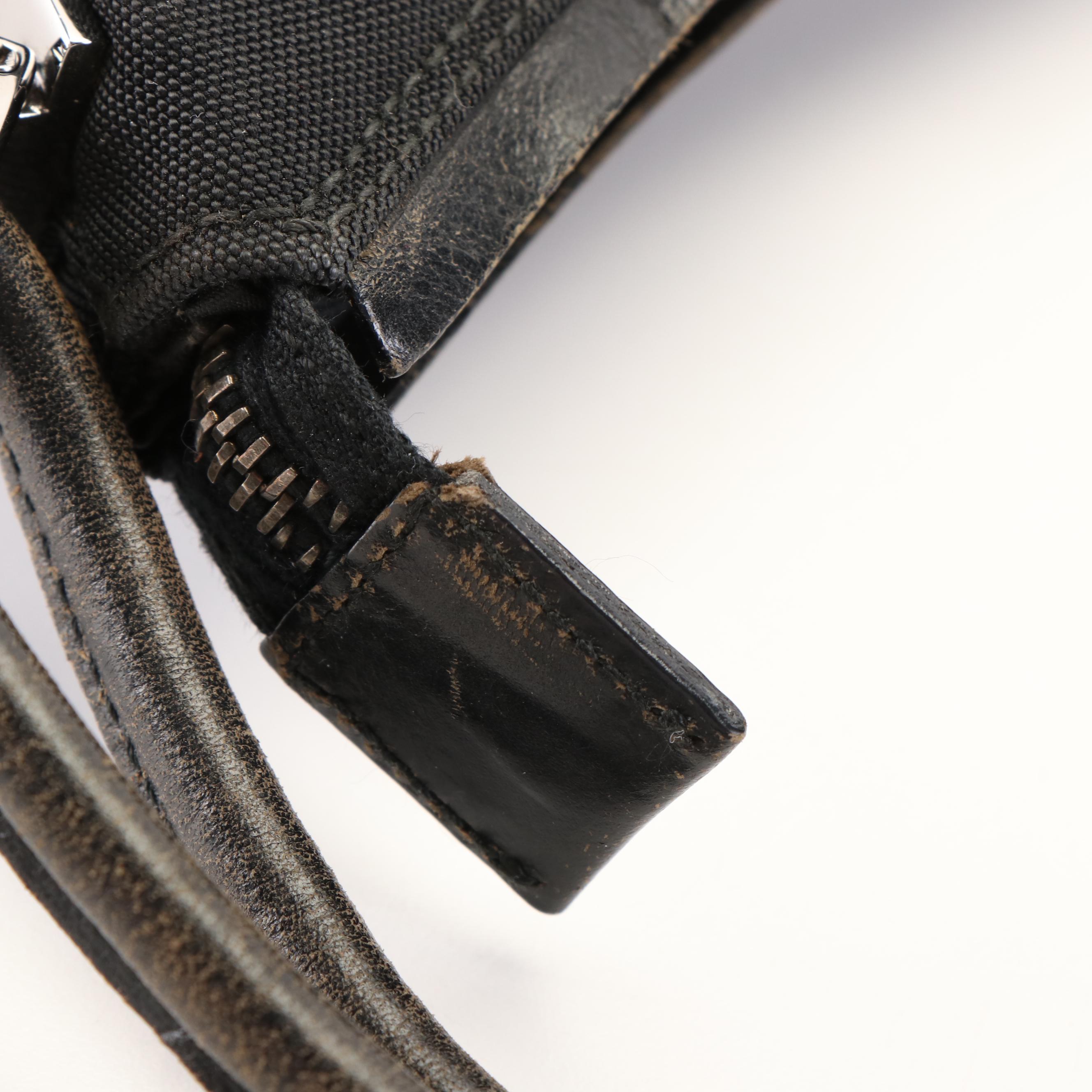 Gucci Hobo Bag in Black Nylon and Leather