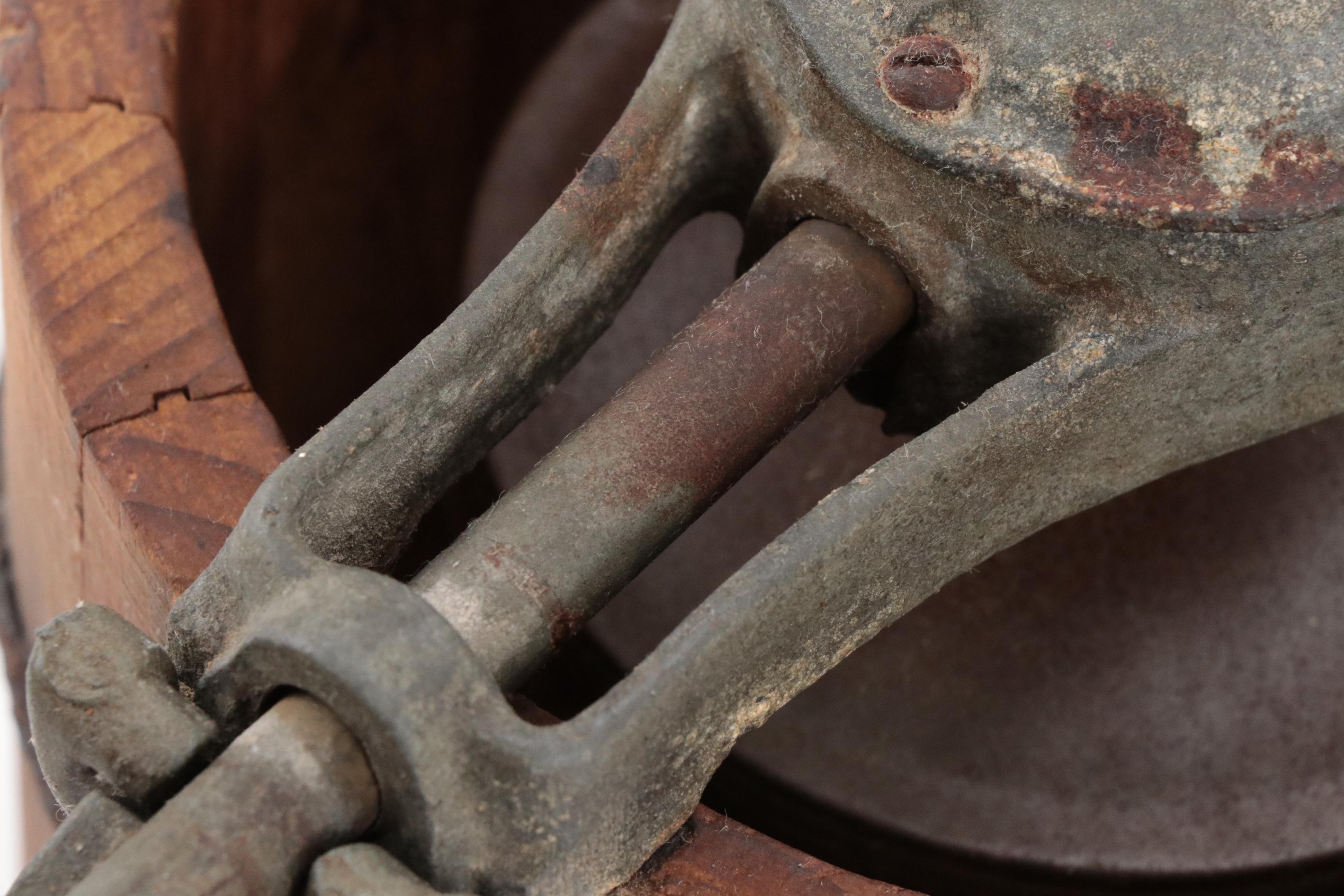 White Mountain Freezer Hand Crank Ice Cream Maker