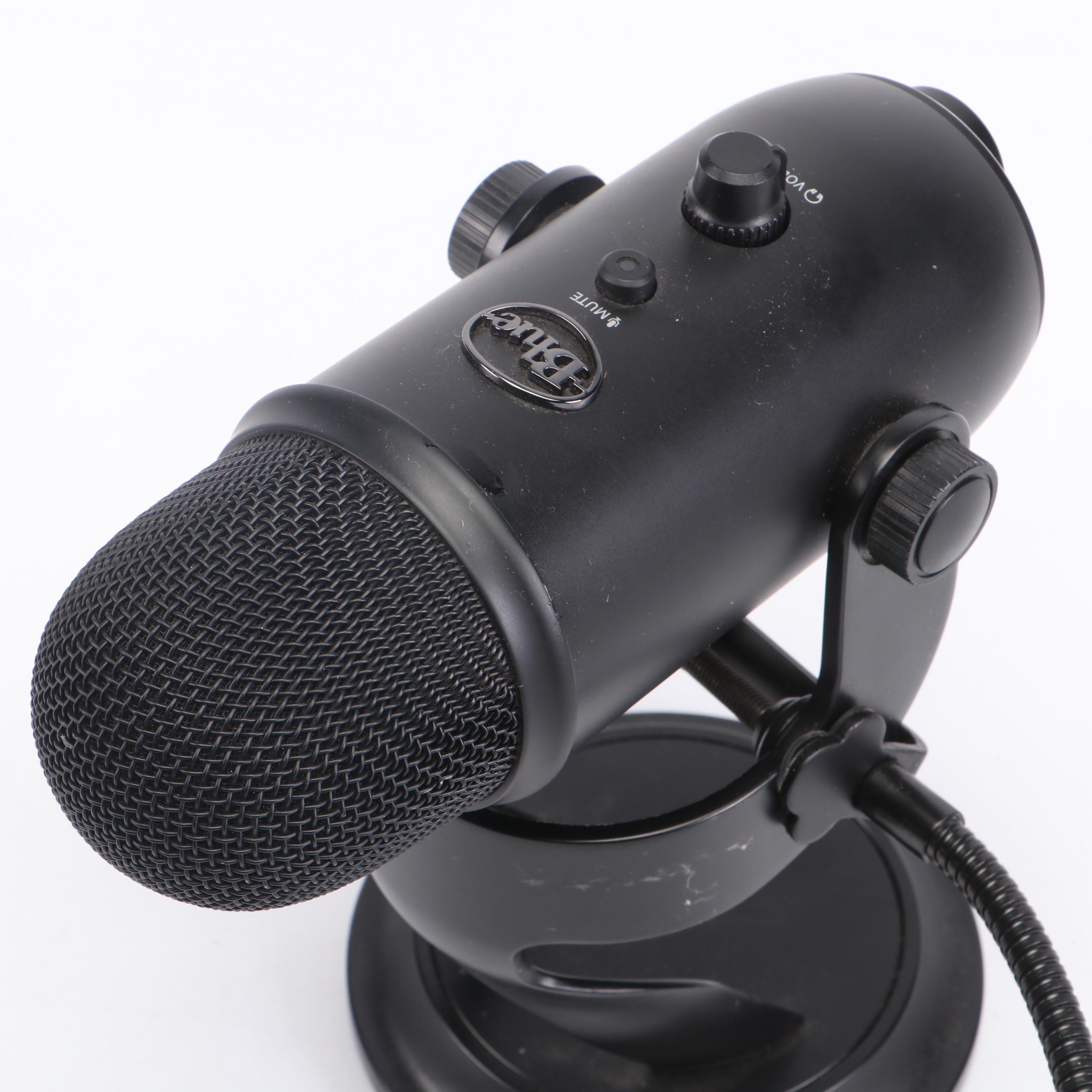 Blue Microphone with Knox Gear Pop Filter