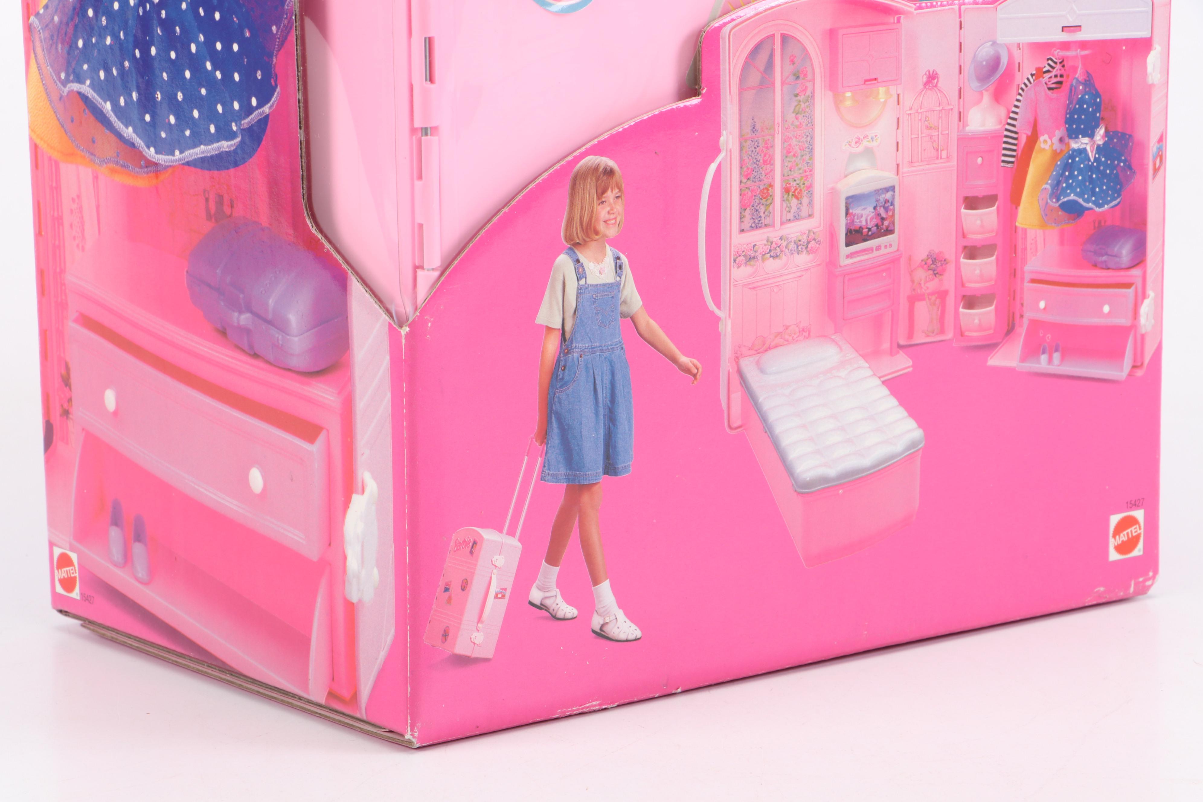 Barbie Travelin' House Roll-Along Trunk Dollhouse