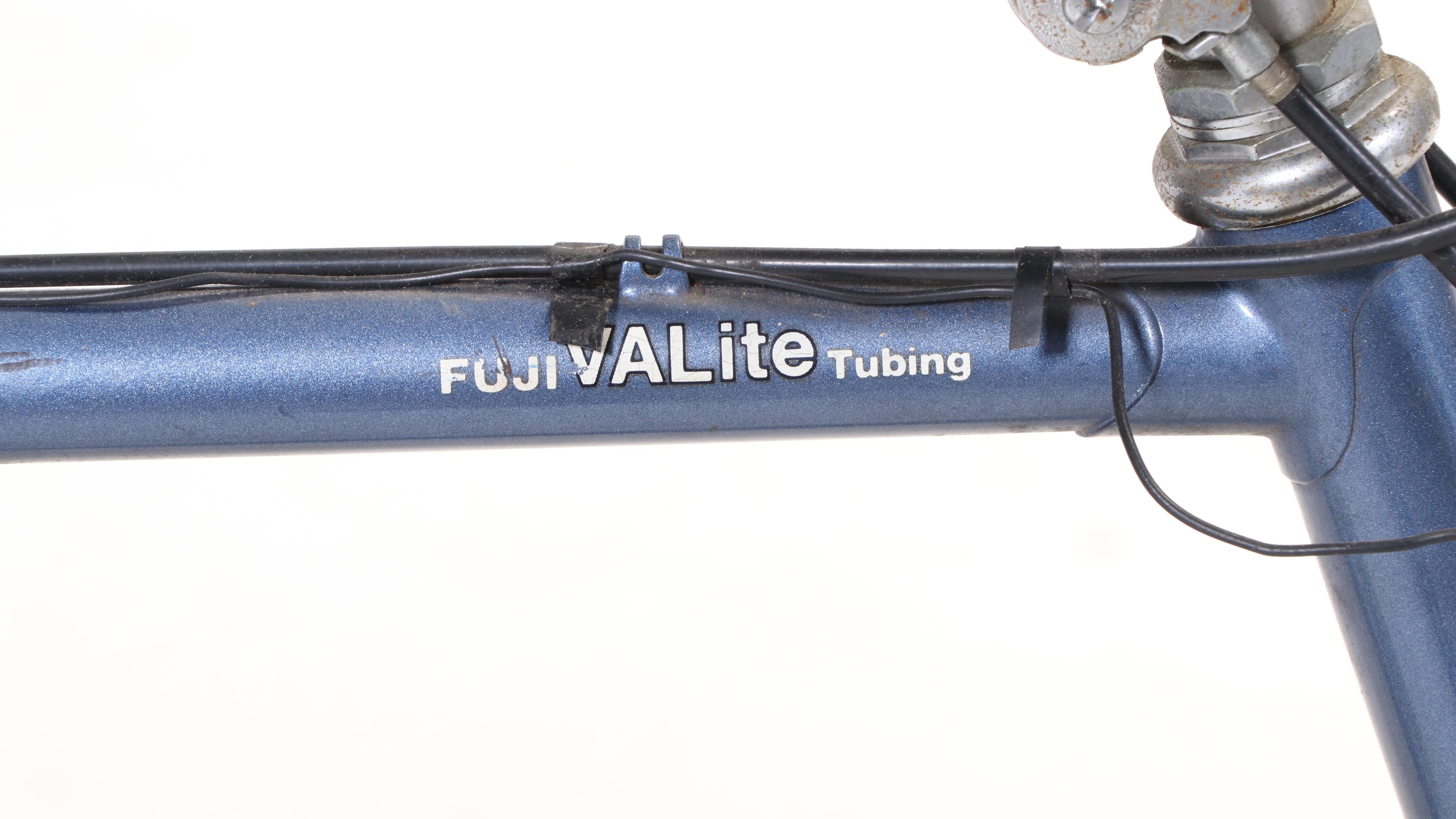 Fuji Berkeley Road Bicycle with Union Headlamp and Cycles Zippered Bag