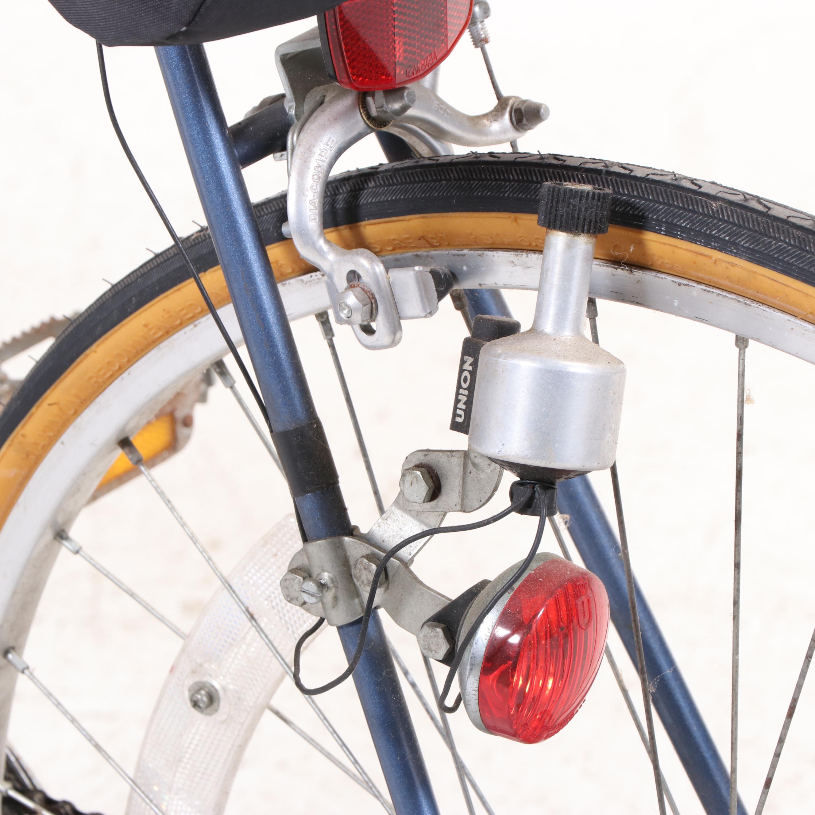 Fuji Berkeley Road Bicycle with Union Headlamp and Cycles Zippered Bag