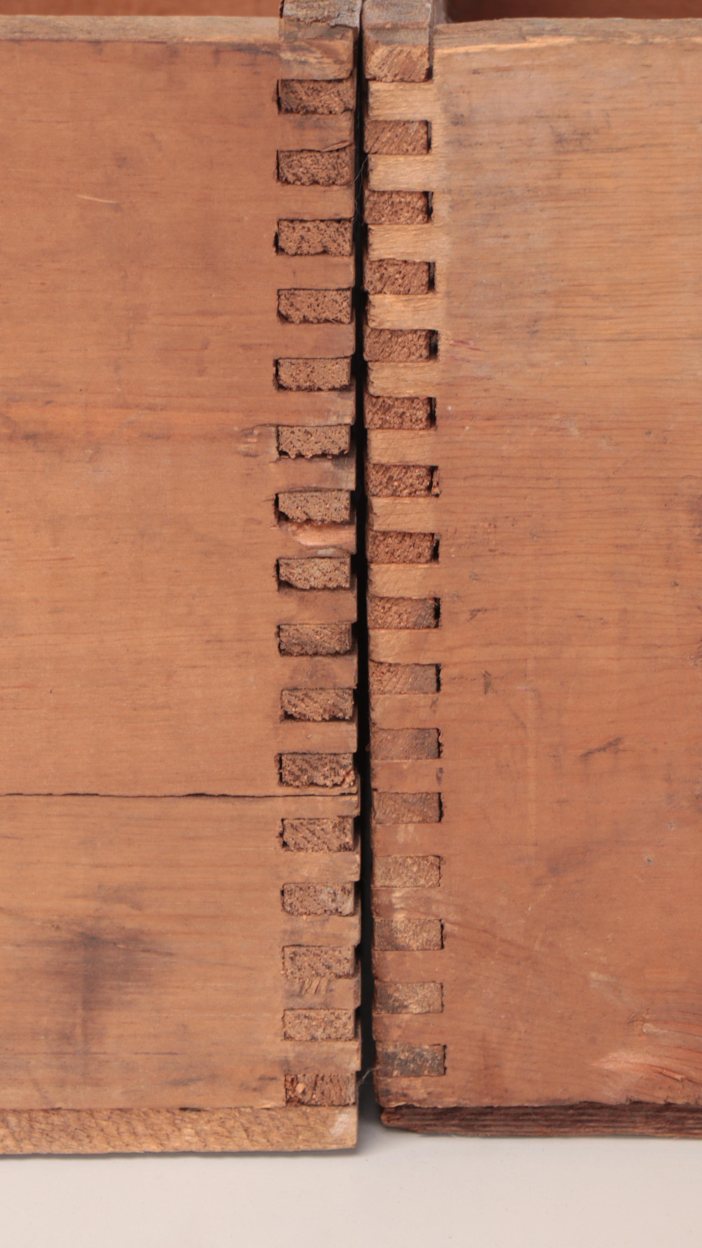 Red Diamond Explosives Wooden Create with Crescent Cat Iron Miniature Stove Lamp