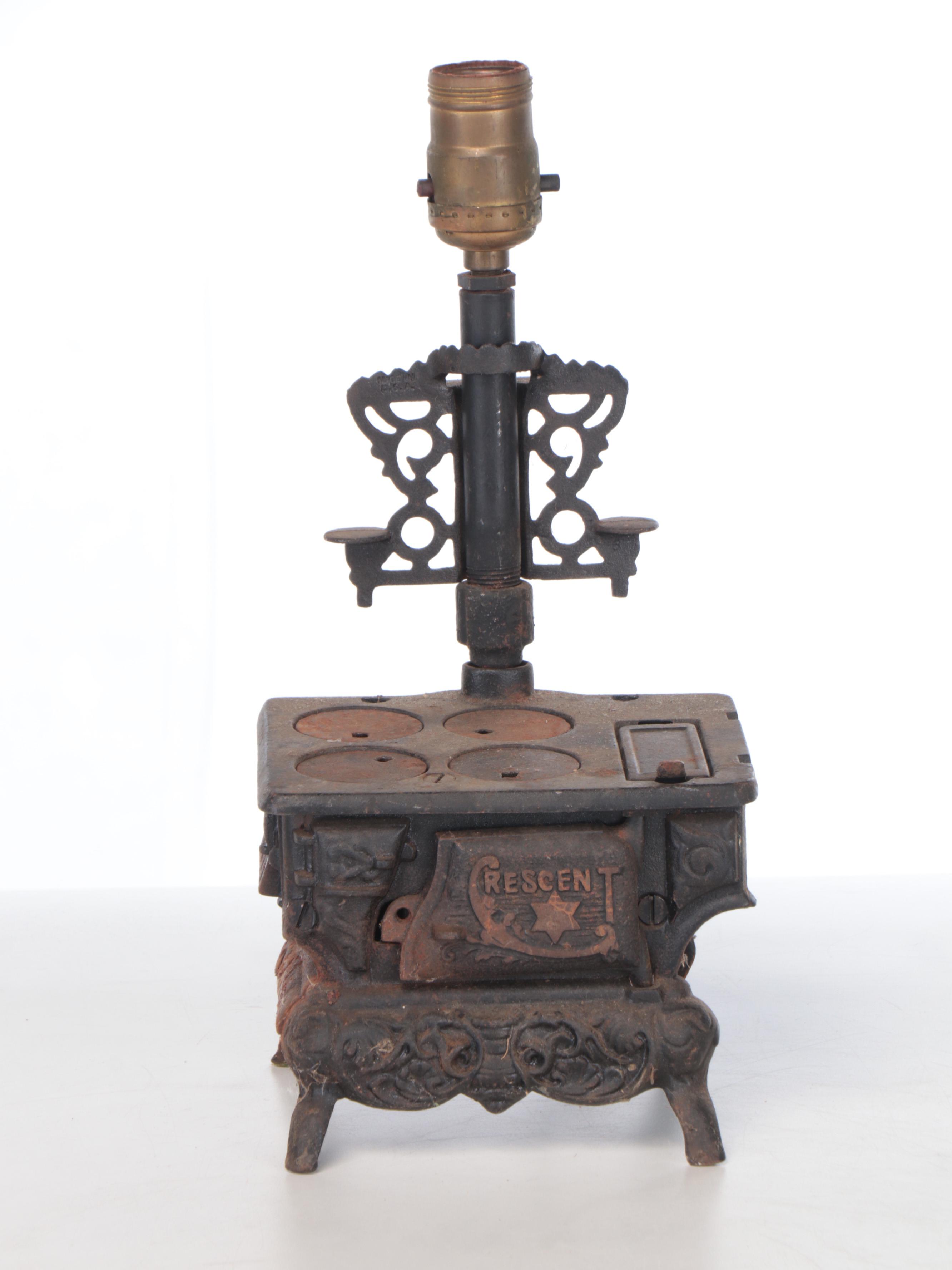 Red Diamond Explosives Wooden Create with Crescent Cat Iron Miniature Stove Lamp