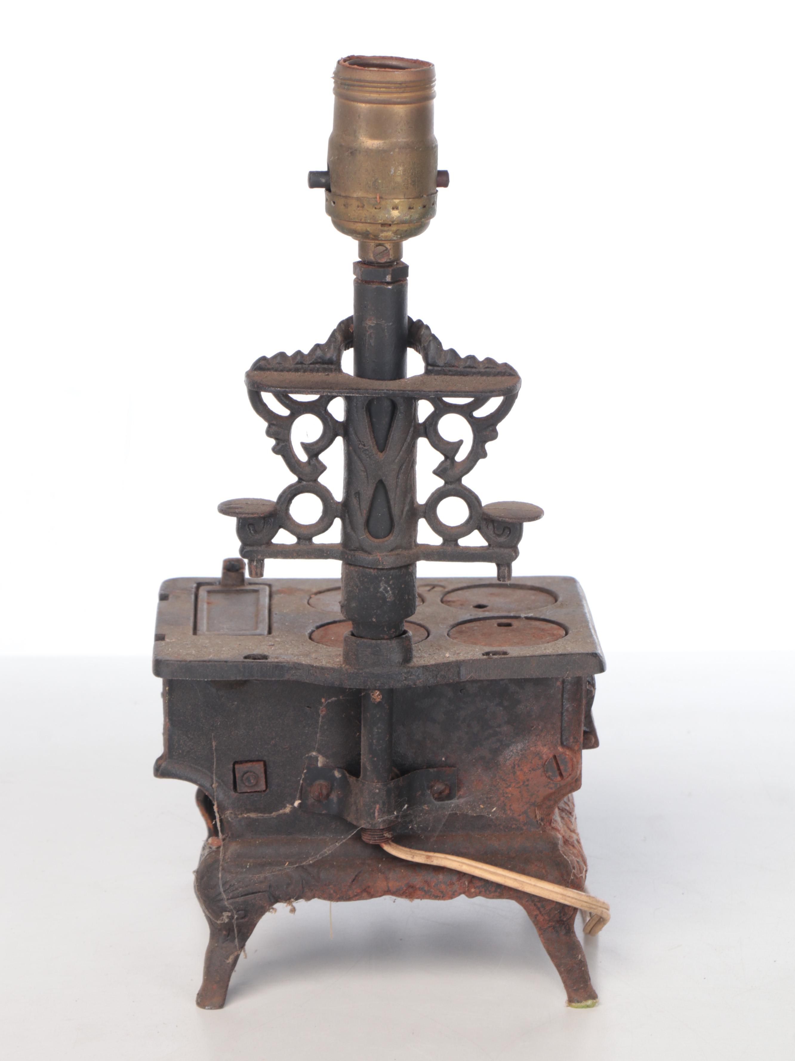 Red Diamond Explosives Wooden Create with Crescent Cat Iron Miniature Stove Lamp