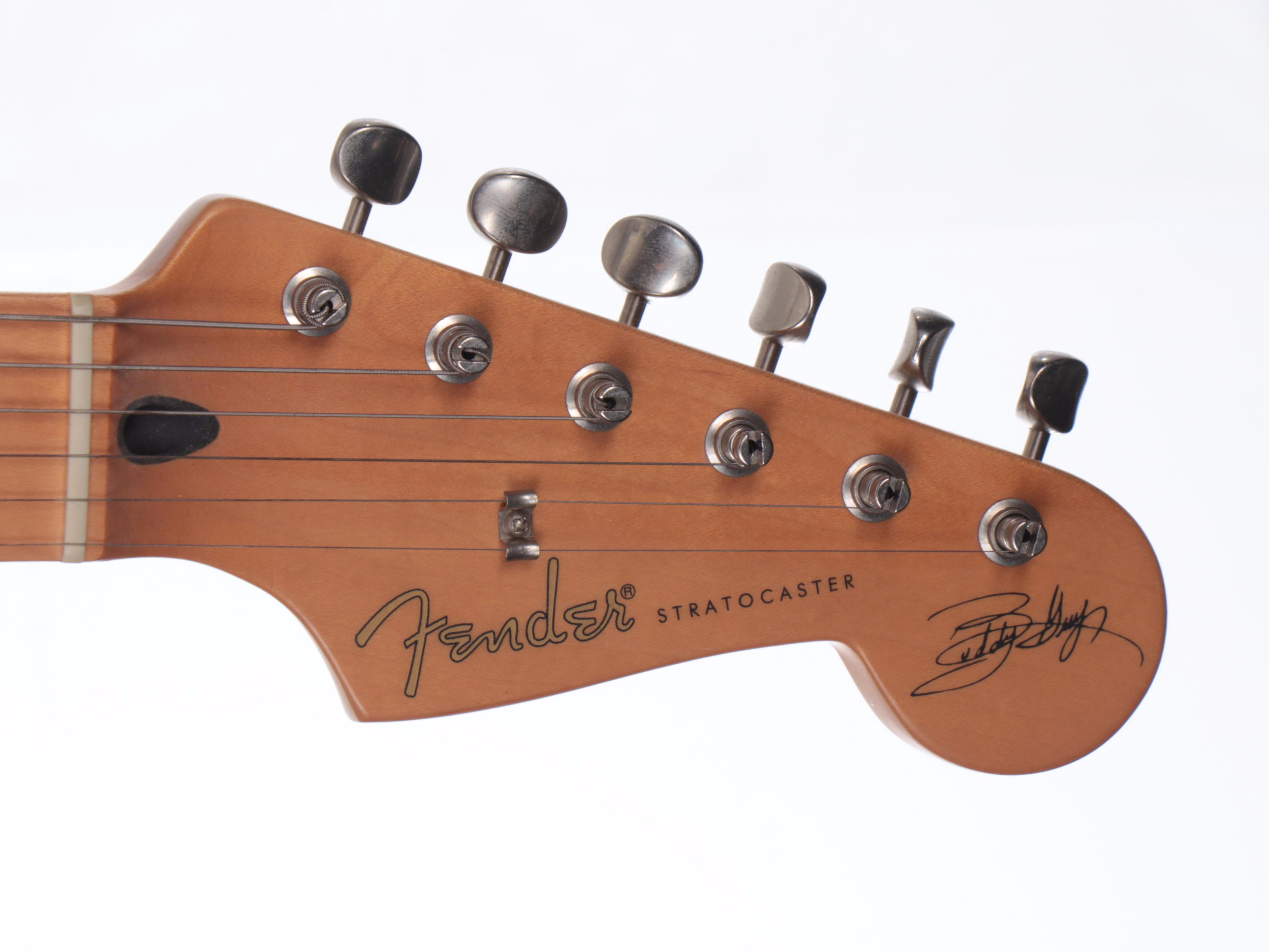 Fender Stratocaster Buddy Guy Polka Dot Electric Guitar with Accent Stand