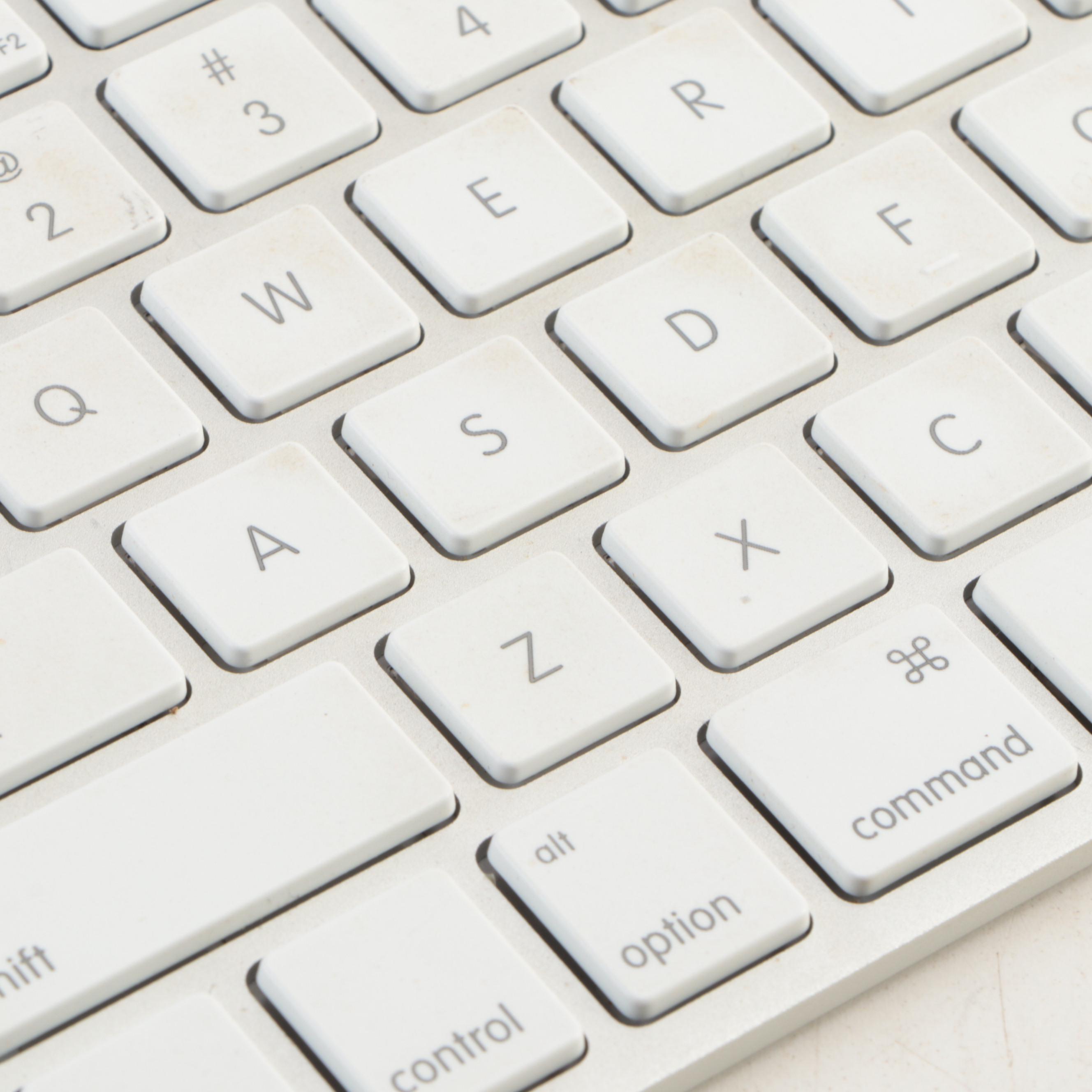 Apple Third Generation Wireless Keyboard with Bluetooth