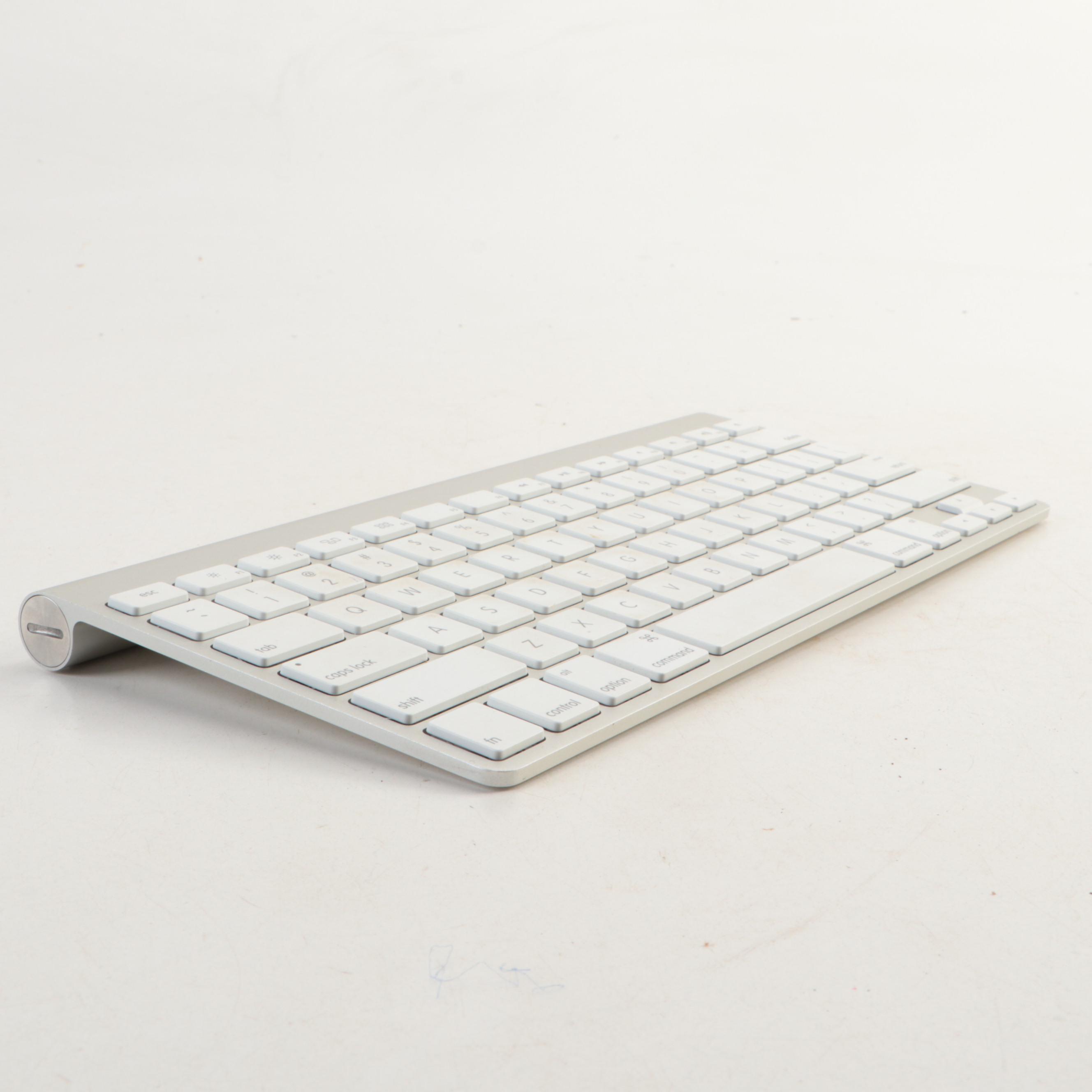 Apple Third Generation Wireless Keyboard with Bluetooth