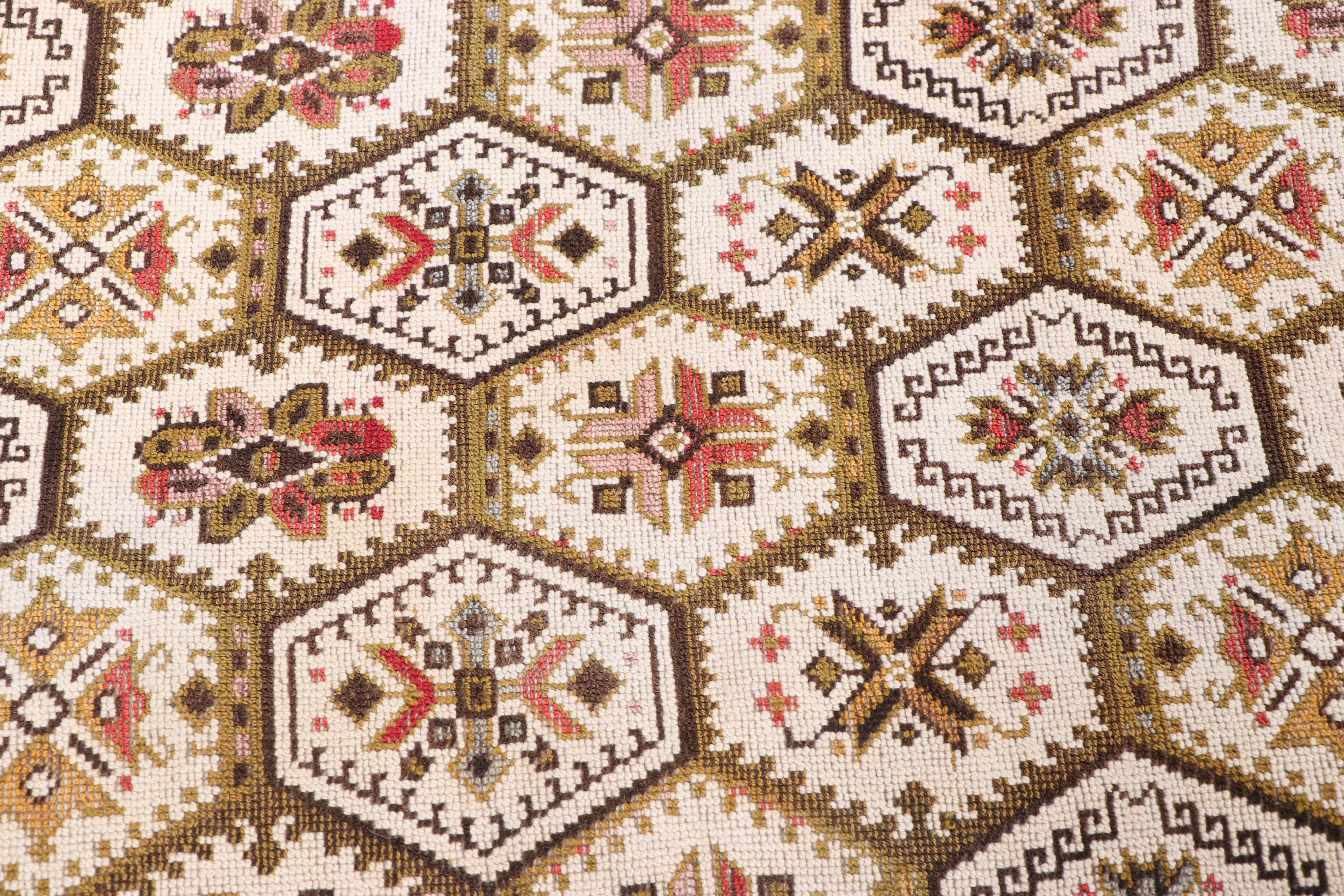 Lane "Aroma-Tite" Chippendale Style Cedar Blanket Chest/Bench, Late 20th Century