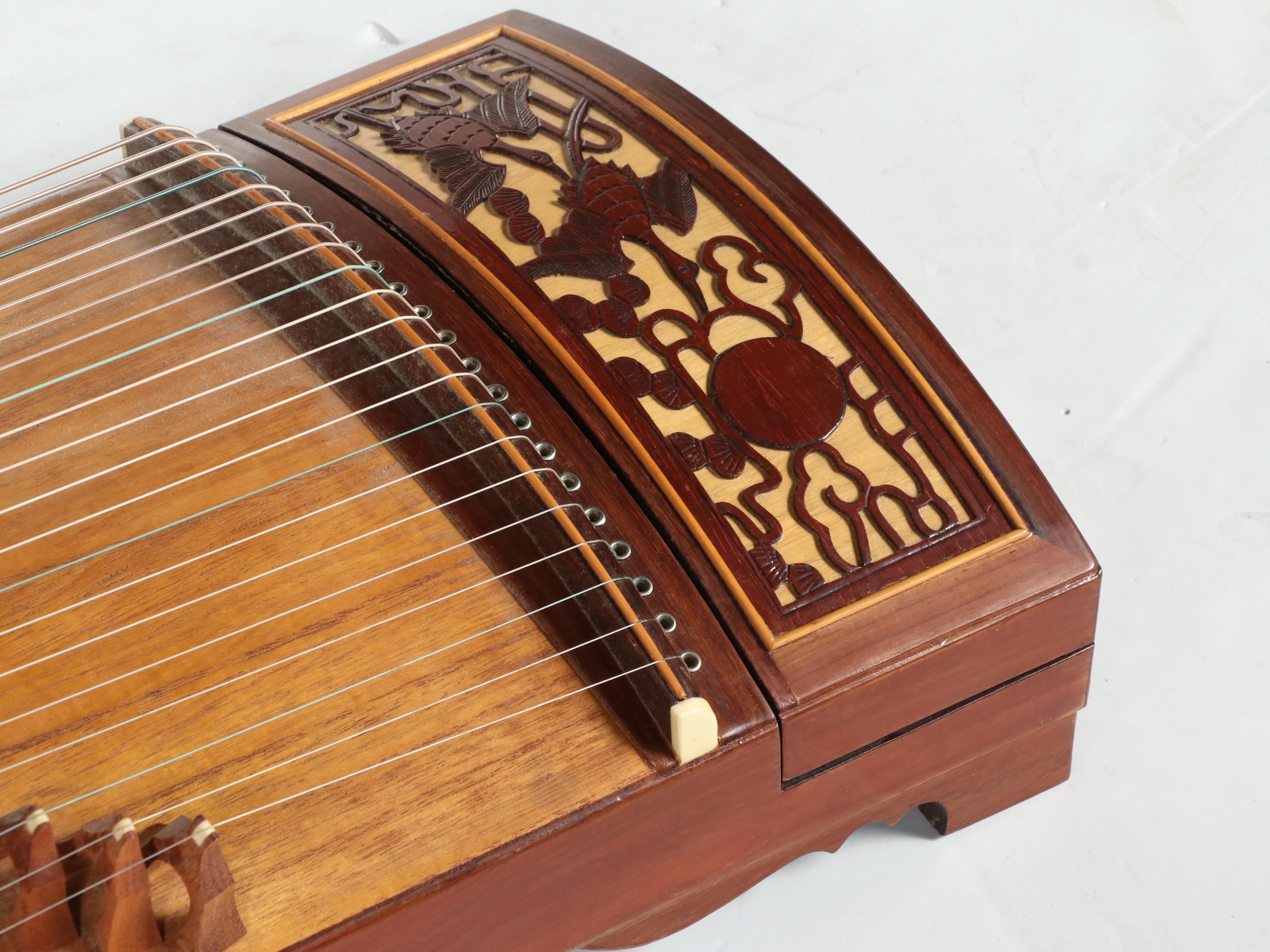 Guzheng Chinese Zither 21-String Traditional Instrument with Fitted Hard Case