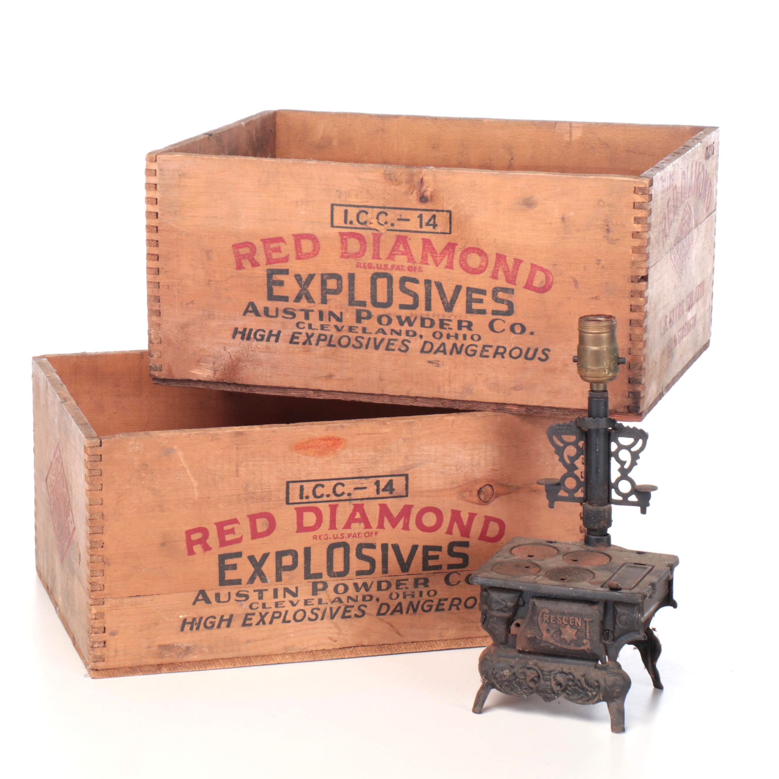 Red Diamond Explosives Wooden Create with Crescent Cat Iron Miniature Stove Lamp