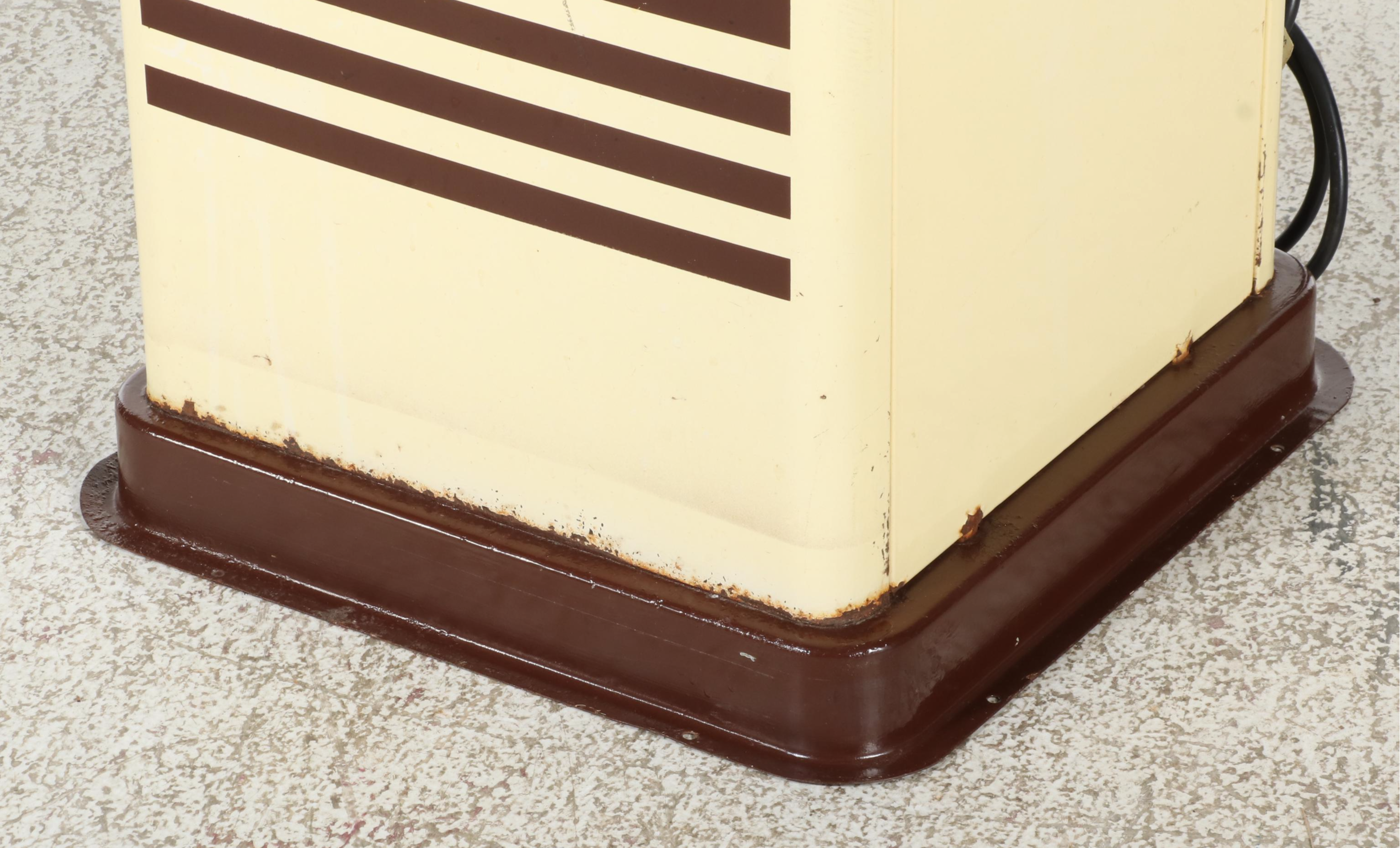 Gold Medal "Model 210" Automatic Popcorn Vendor, Mid-20th Century