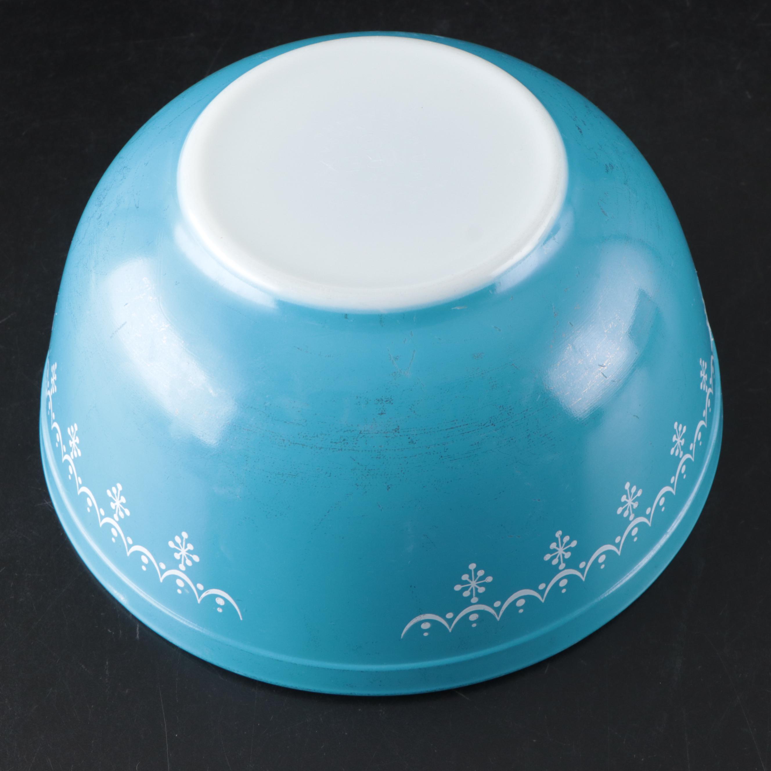 Eales Pressed Glass Shakers with Leaf Shaped Dishes and Pyrex Bowl