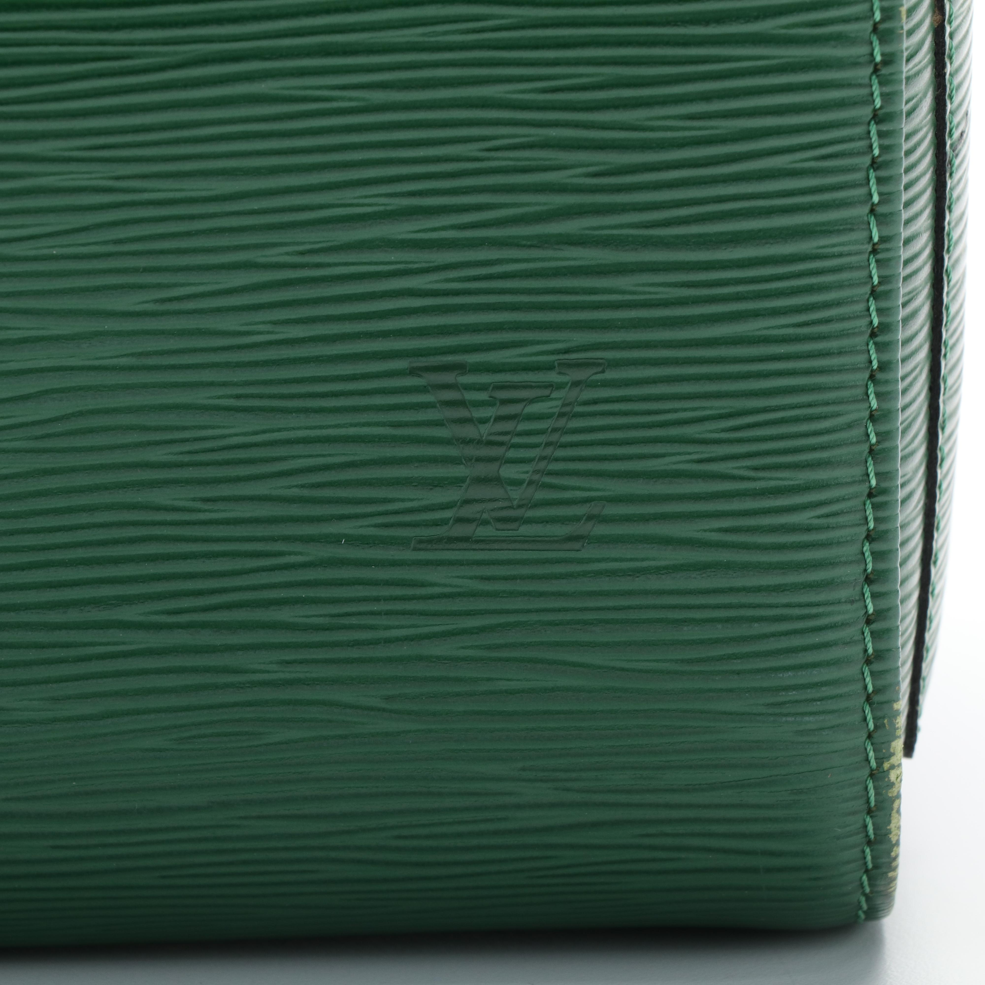 Louis Vuitton Speedy 25 Handbag in Green Epi leather