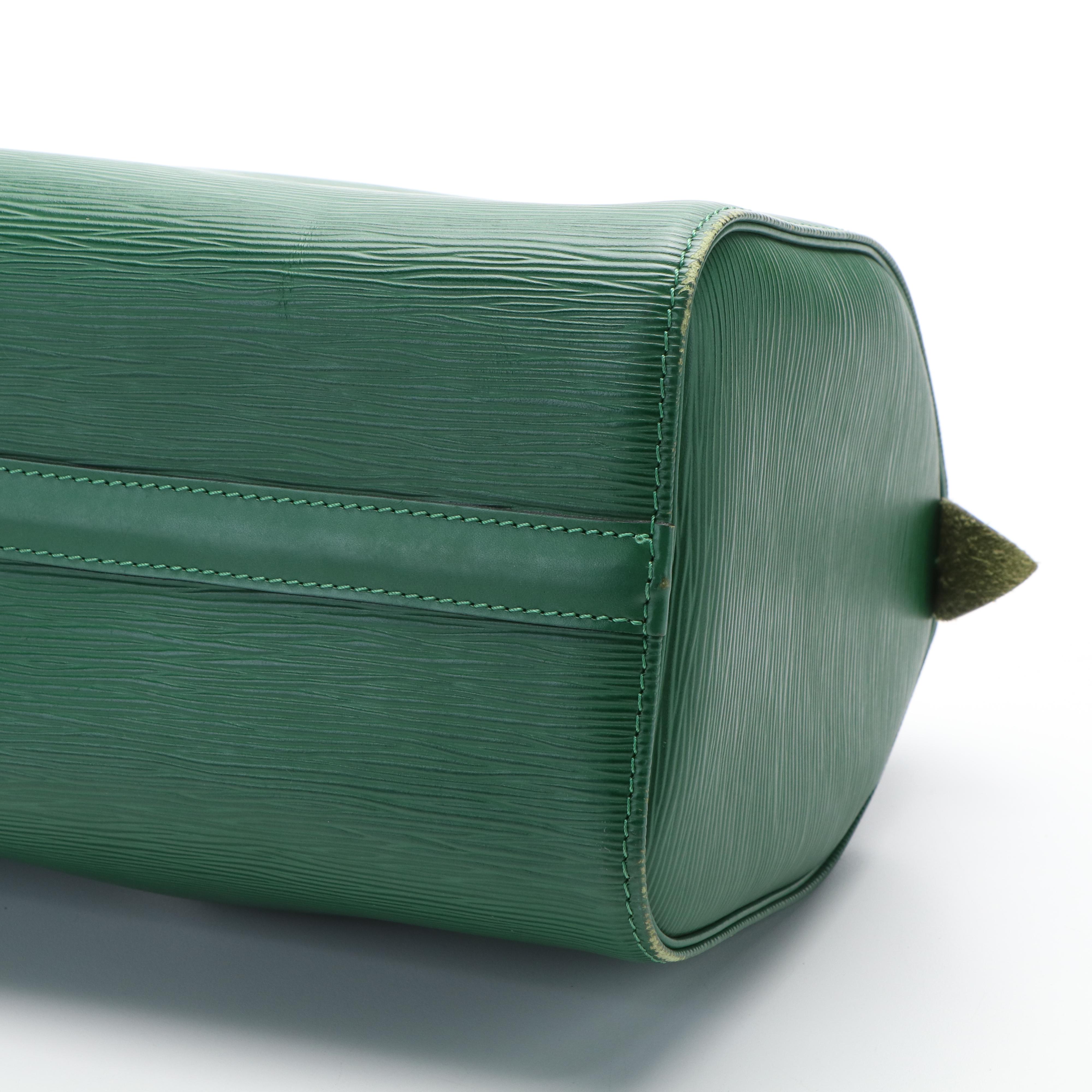 Louis Vuitton Speedy 25 Handbag in Green Epi leather