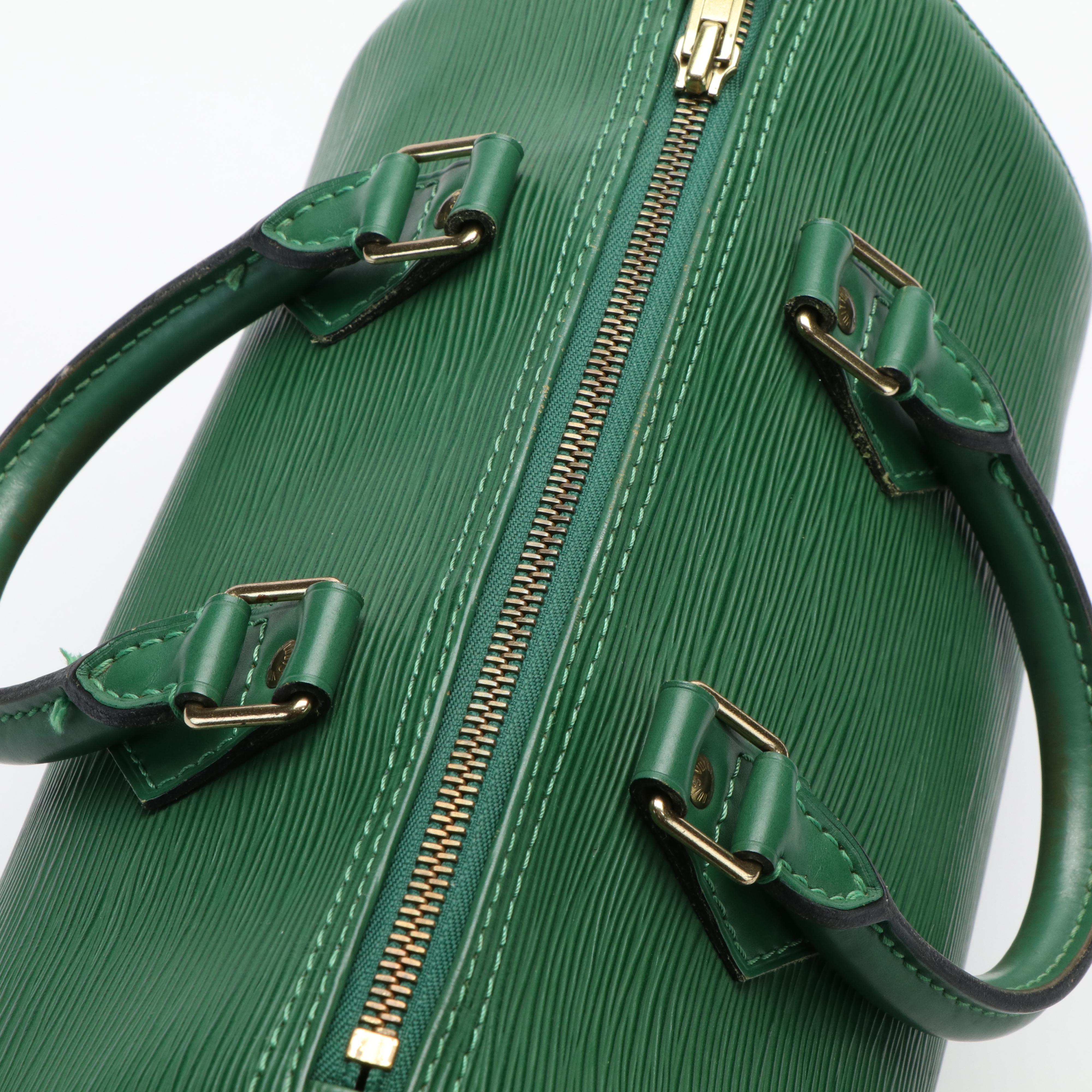 Louis Vuitton Speedy 25 Handbag in Green Epi leather