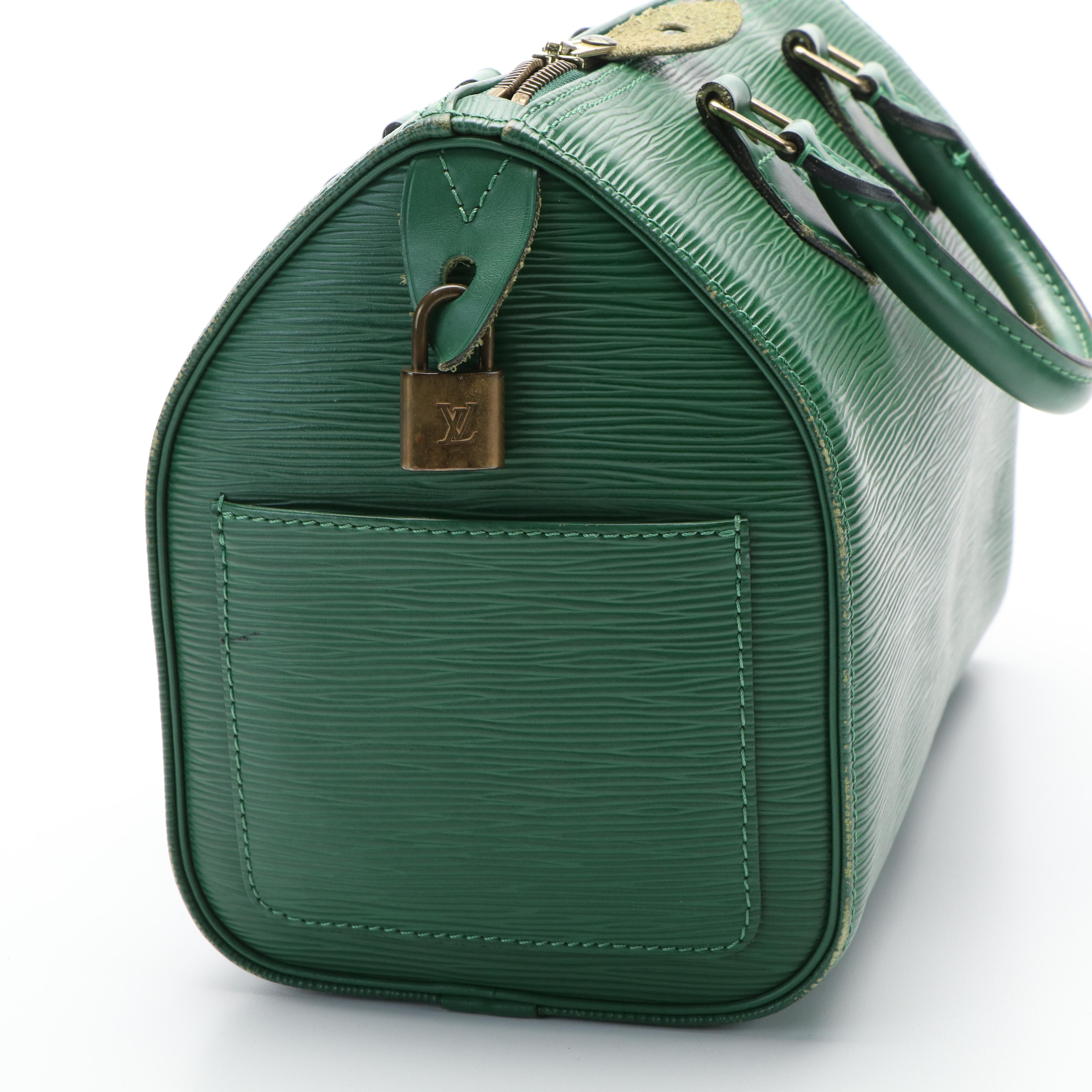 Louis Vuitton Speedy 25 Handbag in Green Epi leather