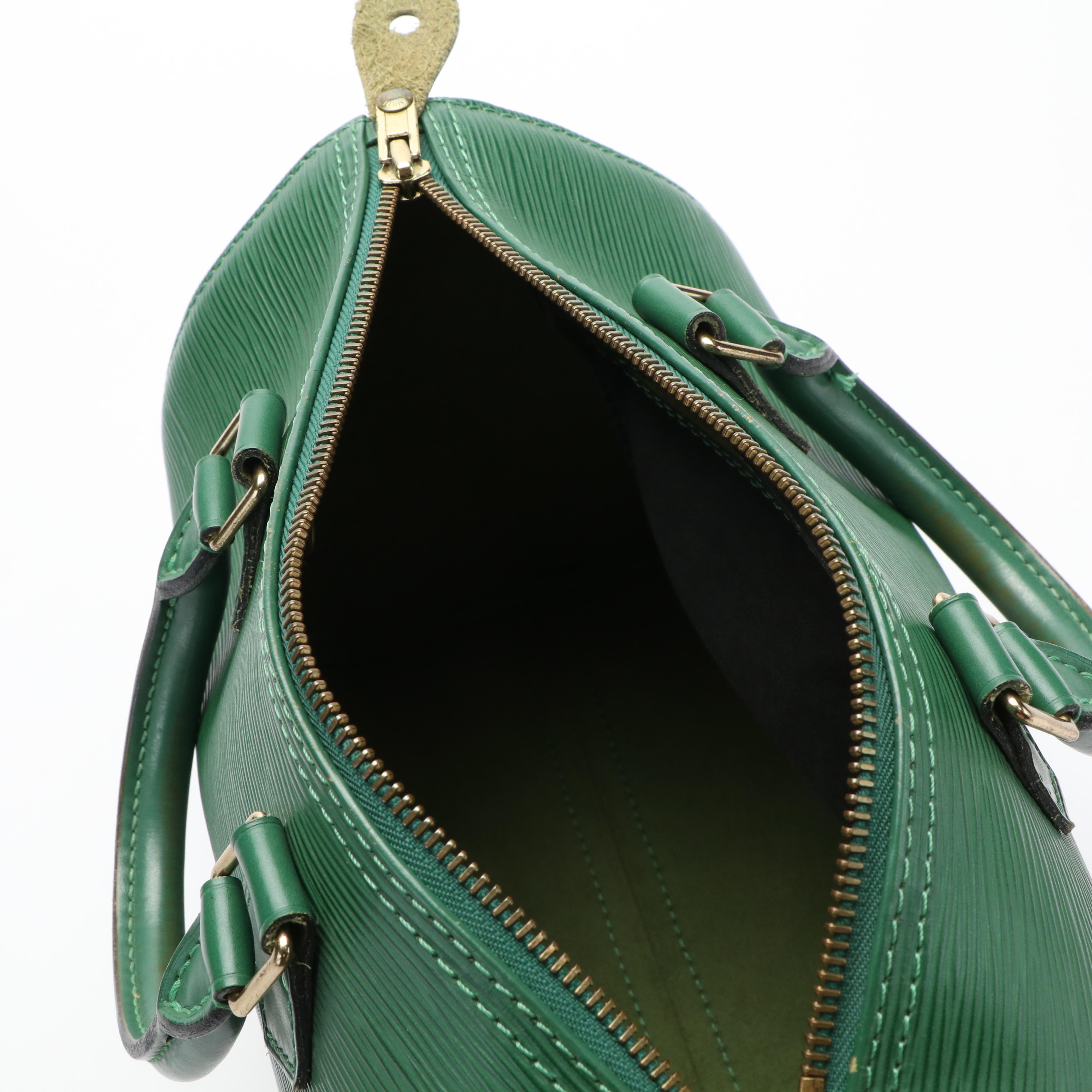 Louis Vuitton Speedy 25 Handbag in Green Epi leather