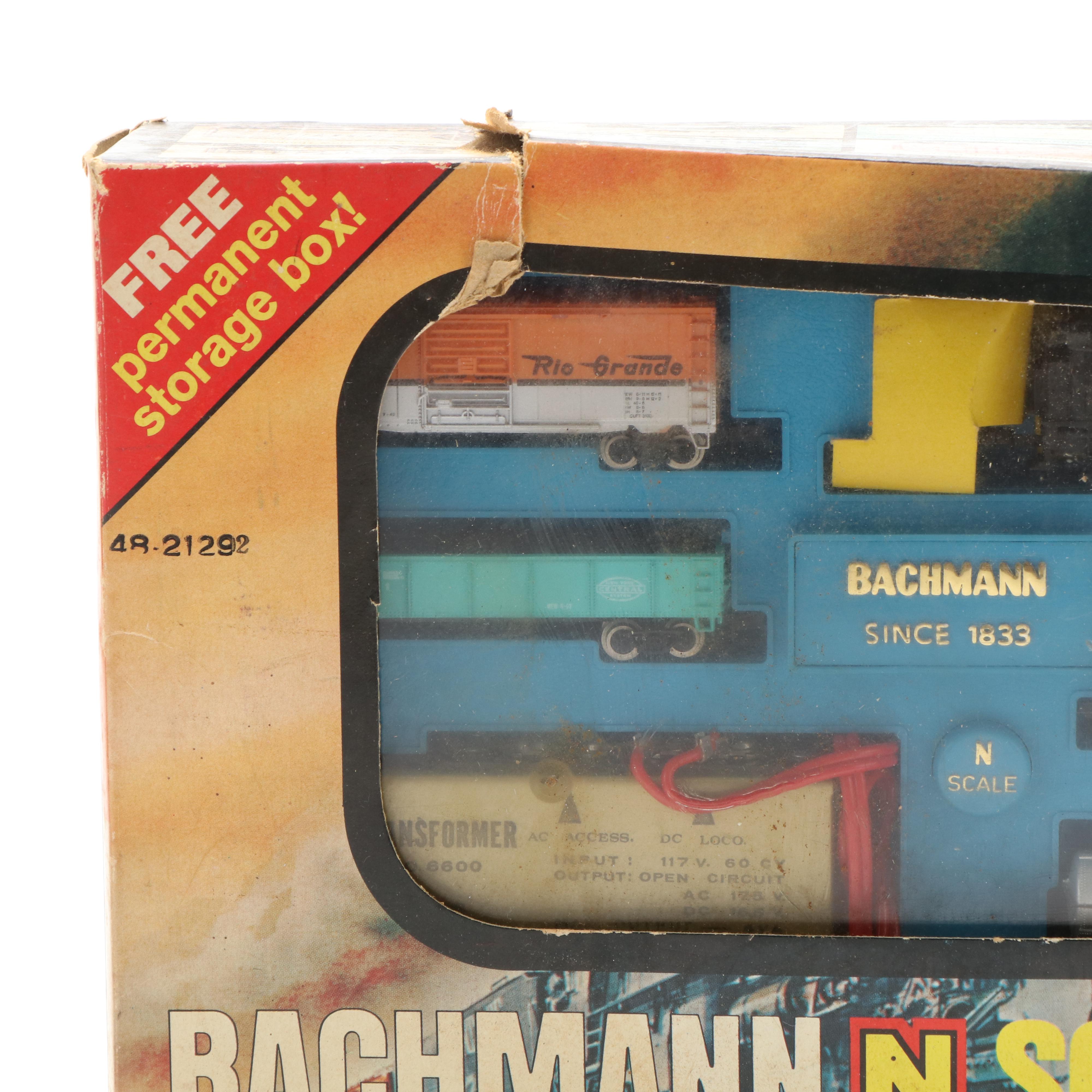 Bachmann N Scale Electric Train Set with Transformer and Tracks